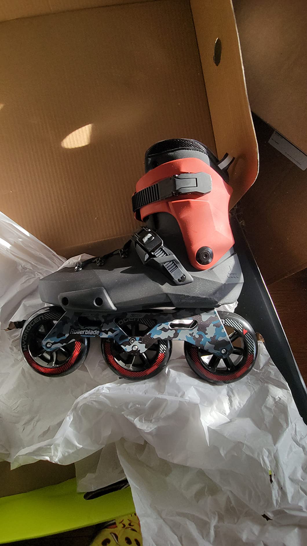 Rollerblade Twister 110 Unisex Adult Fitness Inline Skate, Black/Red, Urban Performance Inline Skates customer photo 1