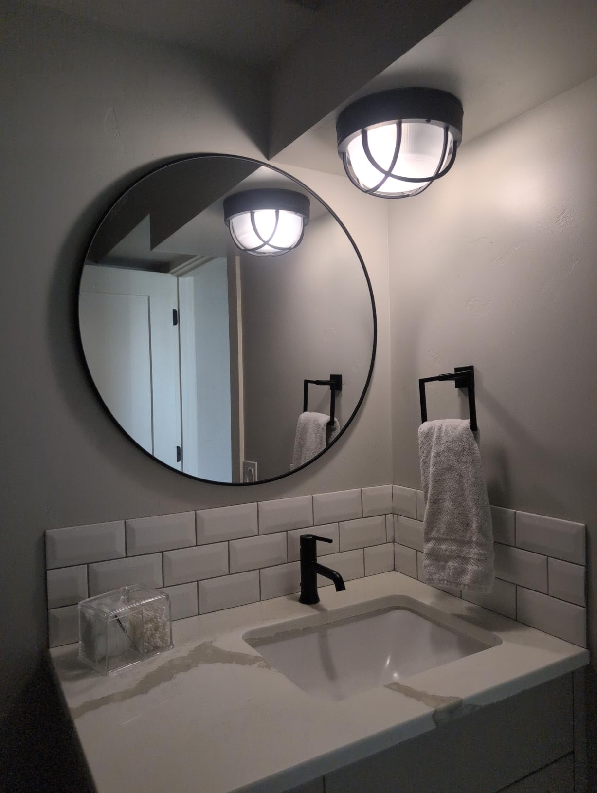 HARRITPURE Round Mirror 30 Black Wall Mounted Circle Mirrors | Vanity Mirror with Brushed Aluminum Alloy Frame Modern Decoration for Bathroom, Living Room, Vanity, Bedroom, Entryway customer photo 1