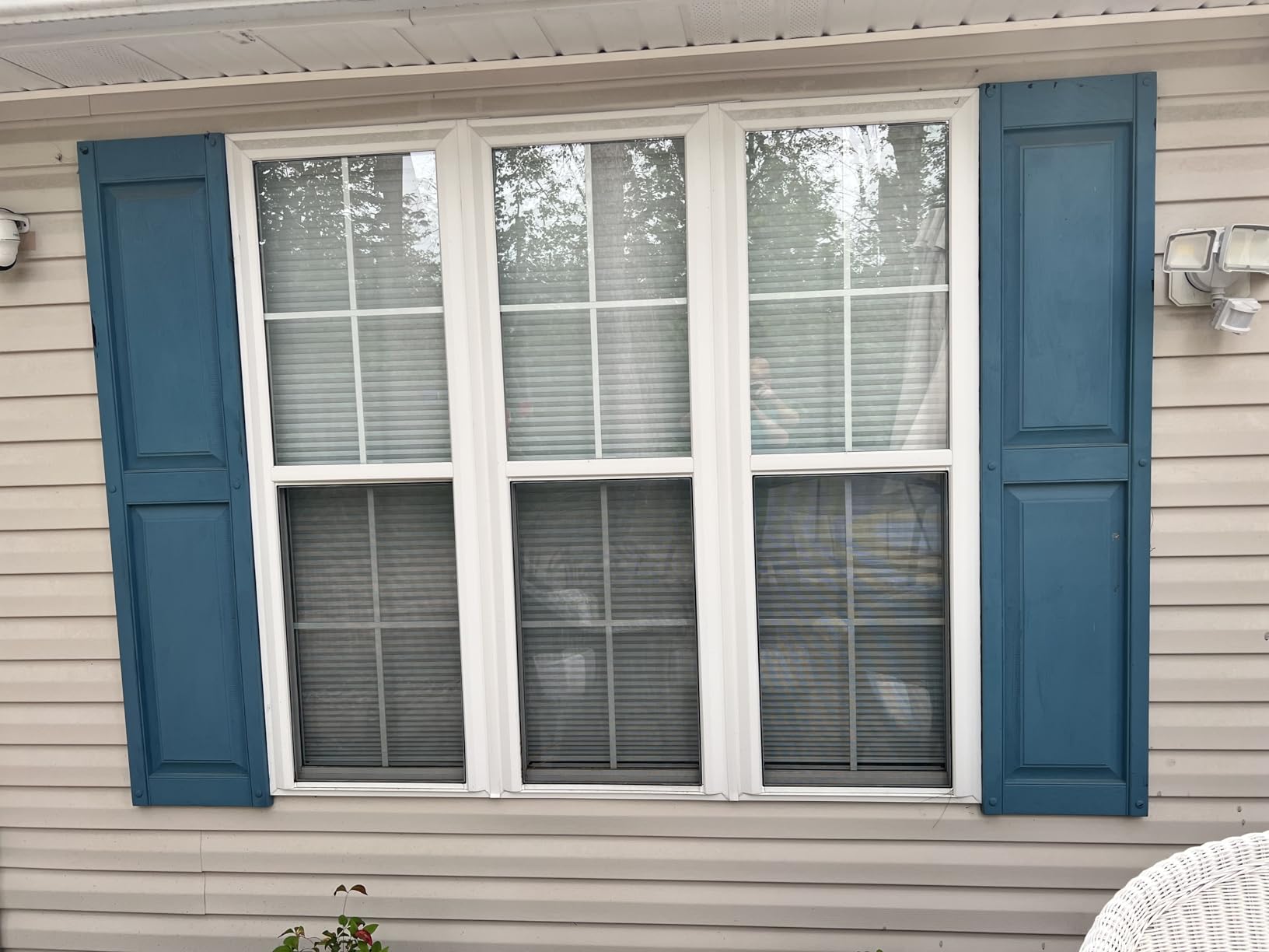 Persilux Custom Size 100% Blackout Cordless Cellular Shades & Blinds Honeycomb Blinds Bottom up Waterproof Thermal Insulated Window Shades for Home, Windows and Kitchen White customer photo 2