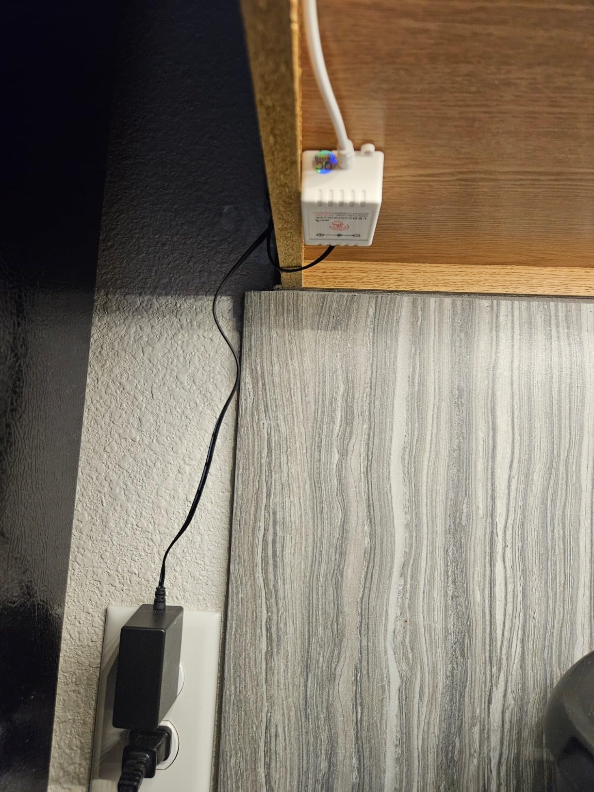 DAYBETTER Under Cabinet Lights, 6 PCS Under Cabinet Lighting with Remote, Dimmable LED Strip Lights for Bedroom, LED Lights for Kitchen Cabinet, Counter Shelf 2700K-6500K Warm to Daylight White, 9.8ft customer photo 2