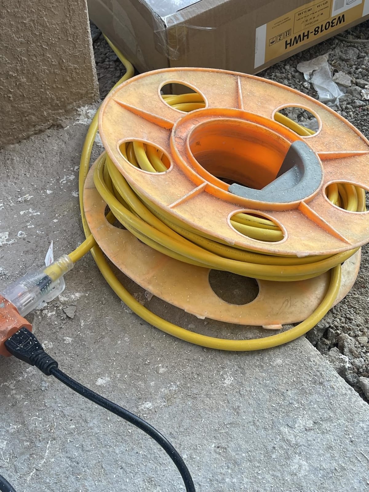 100 FT 12/3 Outdoor Extension Cord Waterproof, Heavy Duty Power Cord | 100FT Heavy Duty Flexible Cold-Resistant Long Power Cord Outside, 15Amp 1875W SJTW Yellow ETL Listed customer photo 1