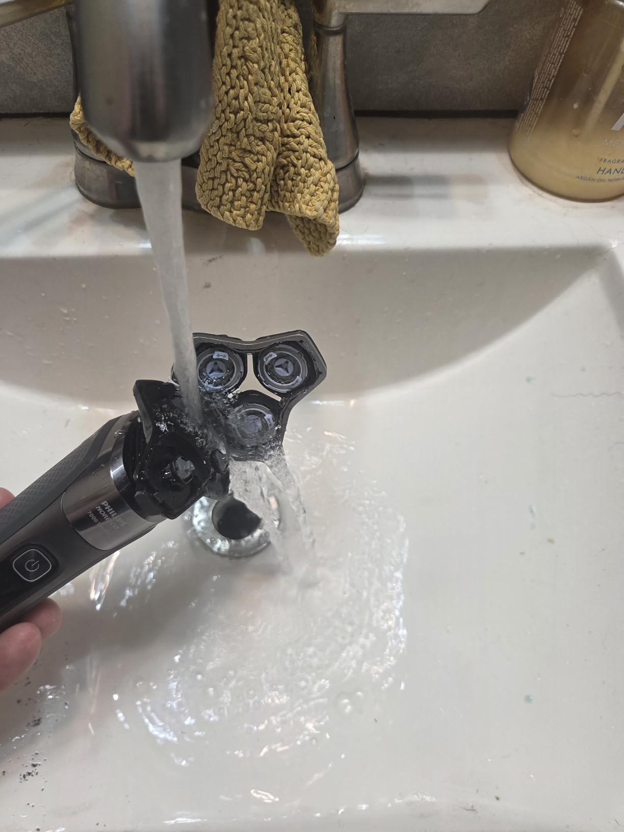Philips Norelco 7200 Electric Shaver, Dark Chrome | 45 SteelPrecision Blades, SenseIQ Technology, Nano SkinGlide coating, 360 Degree Flexible Heads, Pop-up Trimmer, S7885/85 customer photo 2