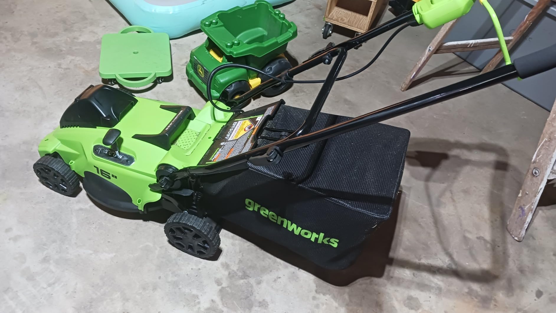 Greenworks 40V 16