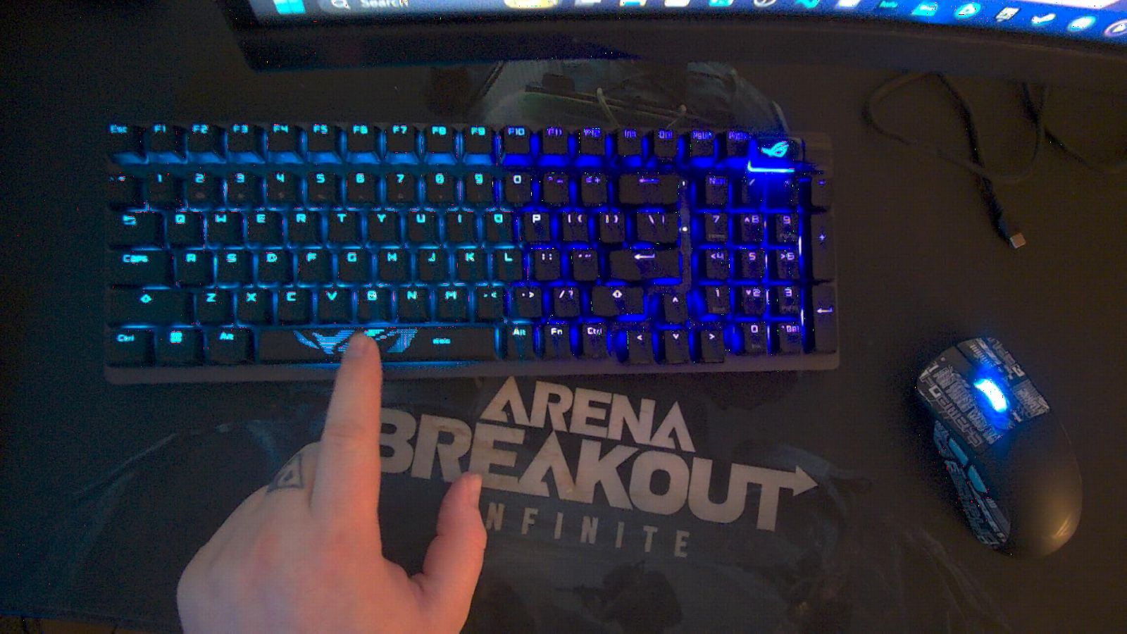 ASUS ROG Strix Scope II 96 Wireless Mechanical Gaming Keyboard – 96% Full-Size, Tri-Mode Connectivity, Hot Swappable Pre-lubed ROG NX Snow Linear Switches, PBT Keycaps, RGB, PC/Mac Support-Black customer photo 2