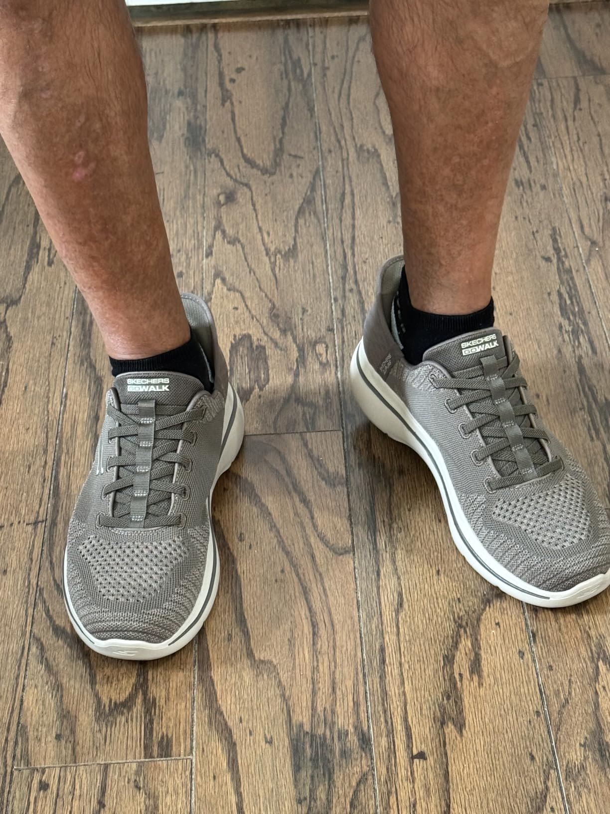Skechers Men's Hands Free Slip-ins Go Walk Arch Fit 2.0 - Grand Select 2 Sneaker customer photo 2