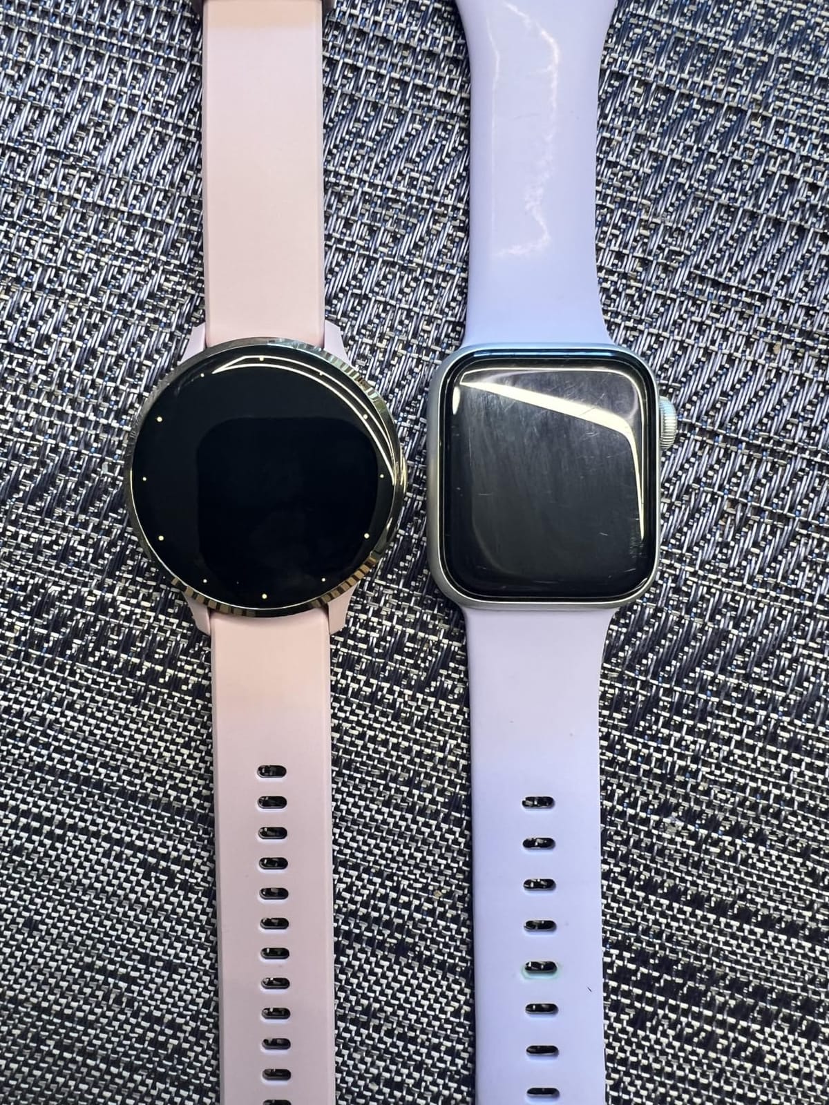 Garmin Venu 3S, Premium Fitness Smartwatch, 41mm, French Gray customer photo 1
