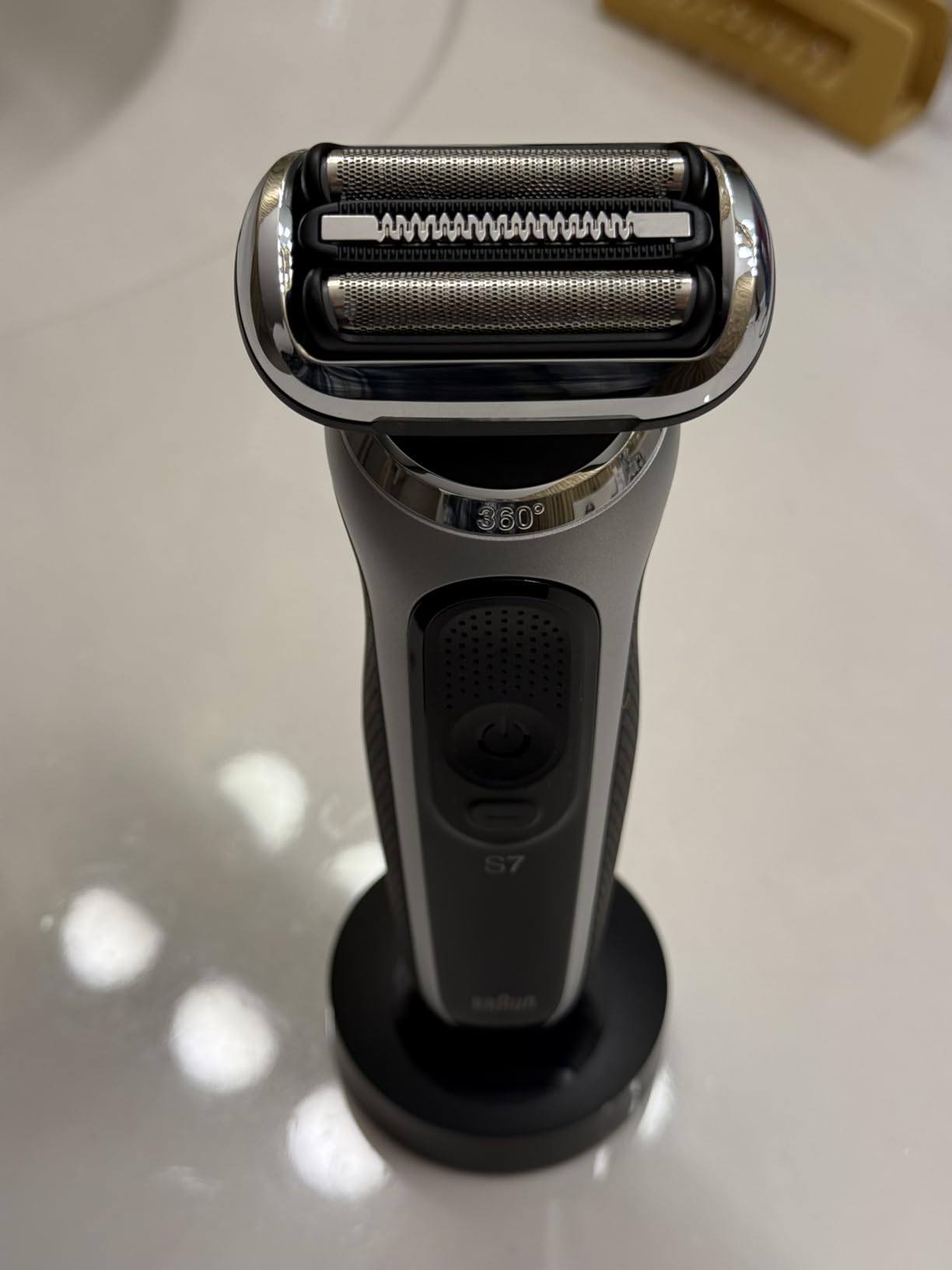 Braun Series 7 7032cs Flex Electric Razor for Men, Wet & Dry, Electric Razor, Rechargeable, Cordless Foil Shaver with Beard Trimmer and Charging Stand, Silver customer photo 2