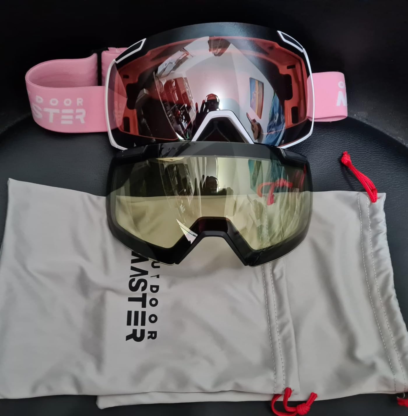 OutdoorMaster Heron Ski Goggles Magnetic 2 Lens Toric Set - Anti-Fog UV400, Frameless, OTG, Helmet-Compatible customer photo 1