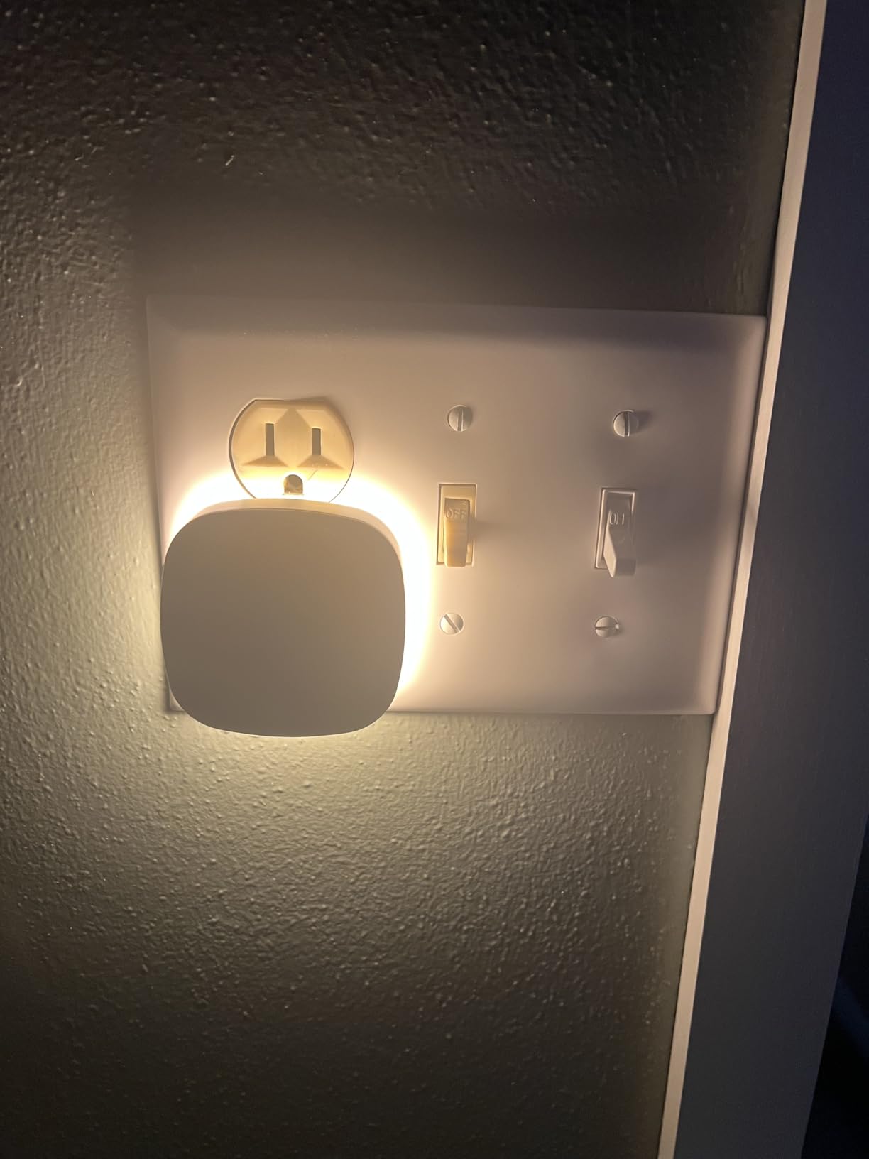 AUVON Plug-in LED Backlit Night Light 4 Packs, Motion & Dusk to Dawn Sensor | 2200K Soft Warm White Nightlight with 1-50lm Dimmable Brightness for Bedroom, Bathroom, Hallway, Kitchen, Garage, Nursery customer photo 1