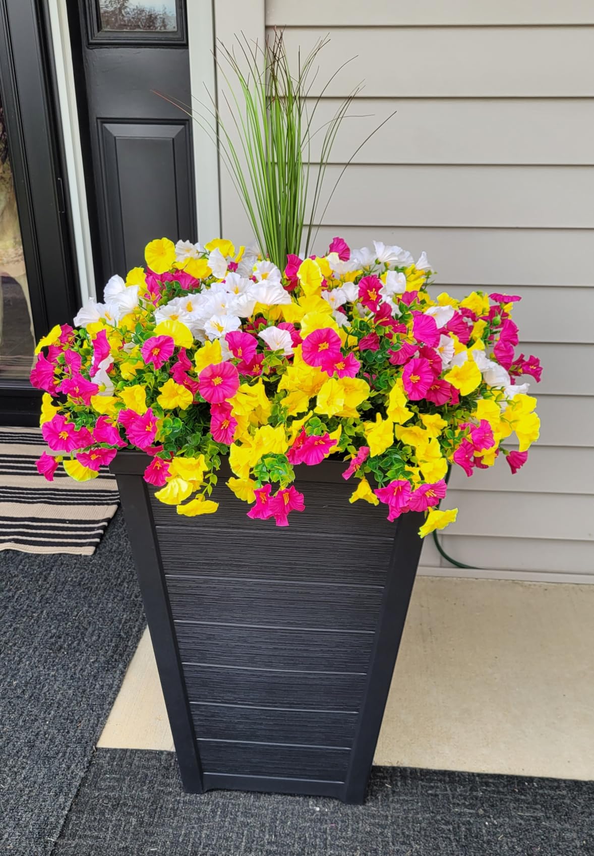 Keter Set of 2 Resin Modern Outdoor 22 Inch Tall Large Flower Pots, Tapered Wood Look Planters for Outdoor Plants and Front Porch Decor, Graphite customer photo 2