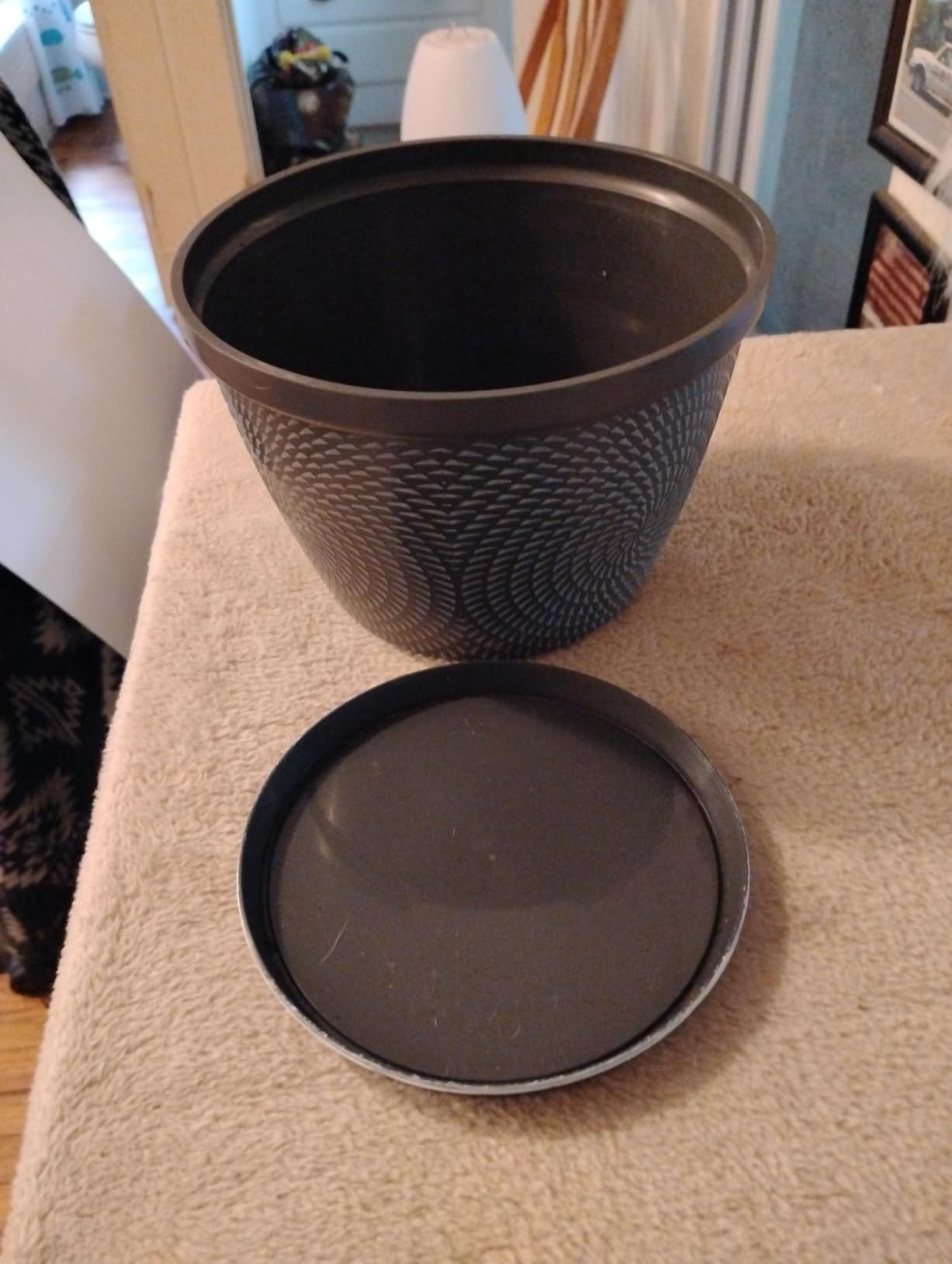 Quarut Large Planter Pot, Plastic Flower Pots with Drainage Hole & Saucer | 4 Pack 15 Inch Modern Decorative Medium Large Garden Pot for Plants Outdoor Indoor, Plant Container for House (Gray) customer photo 1