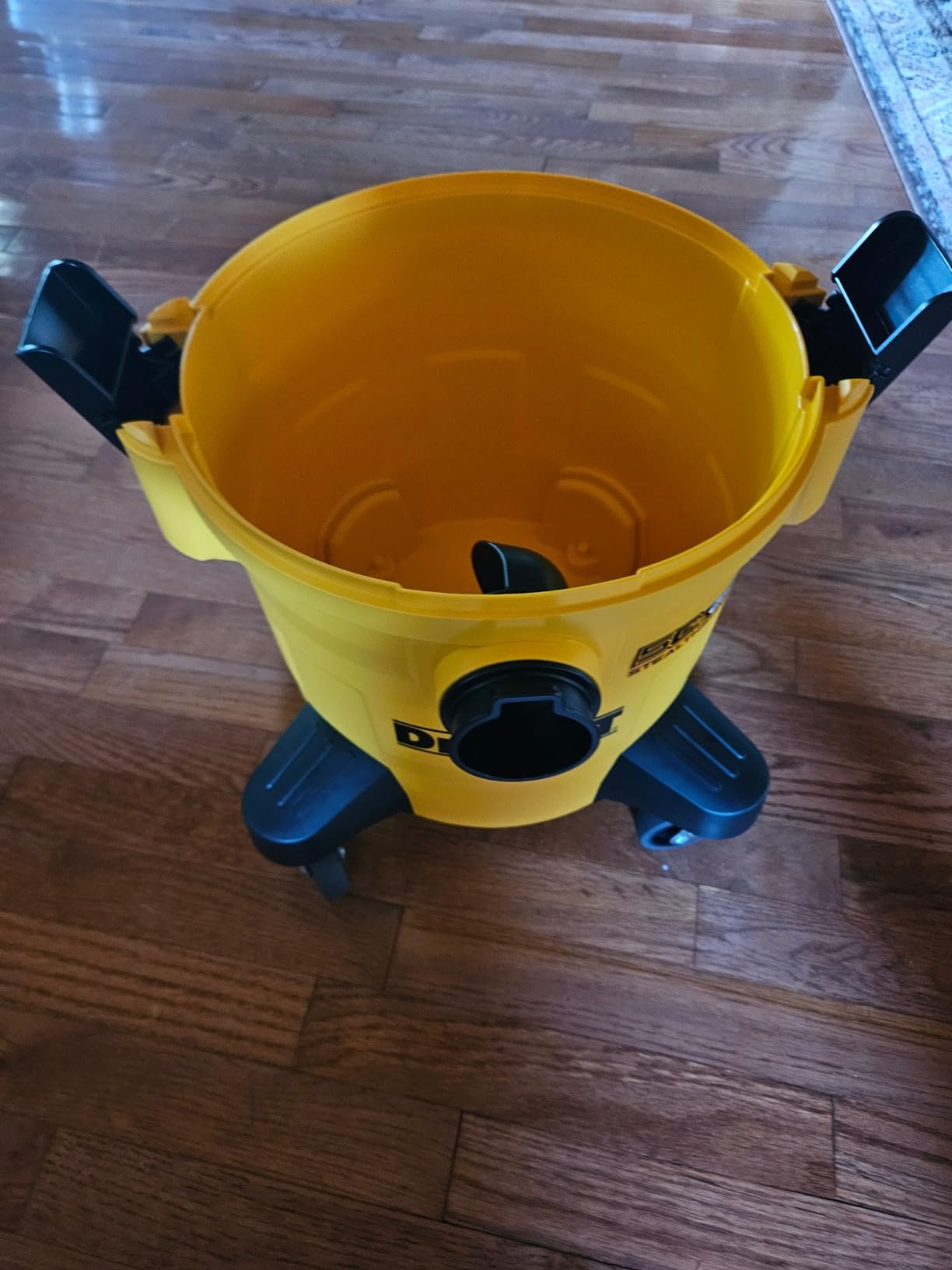 DEWALT STEALTHSONIC 5 Gallon Ultra Quiet Wet Dry Shop Vac DXV05P-QT customer photo 2