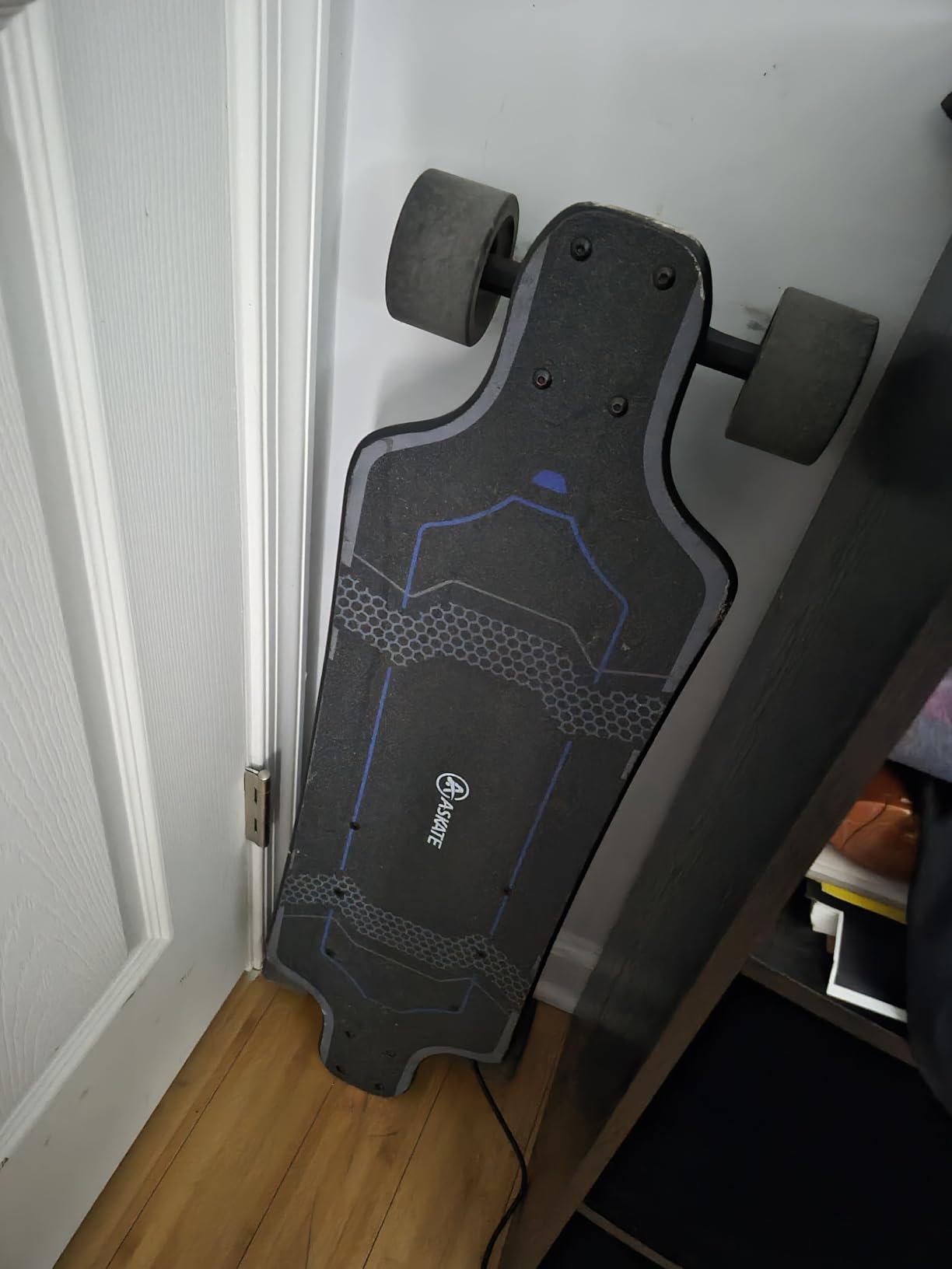 ASKATE A1 Electric Skateboard with Remote, Rang Up to 17 Miles/24, 8 Ply Canadian Maple, Smooth Breaking, Suitable for Younger Beginners customer photo 2