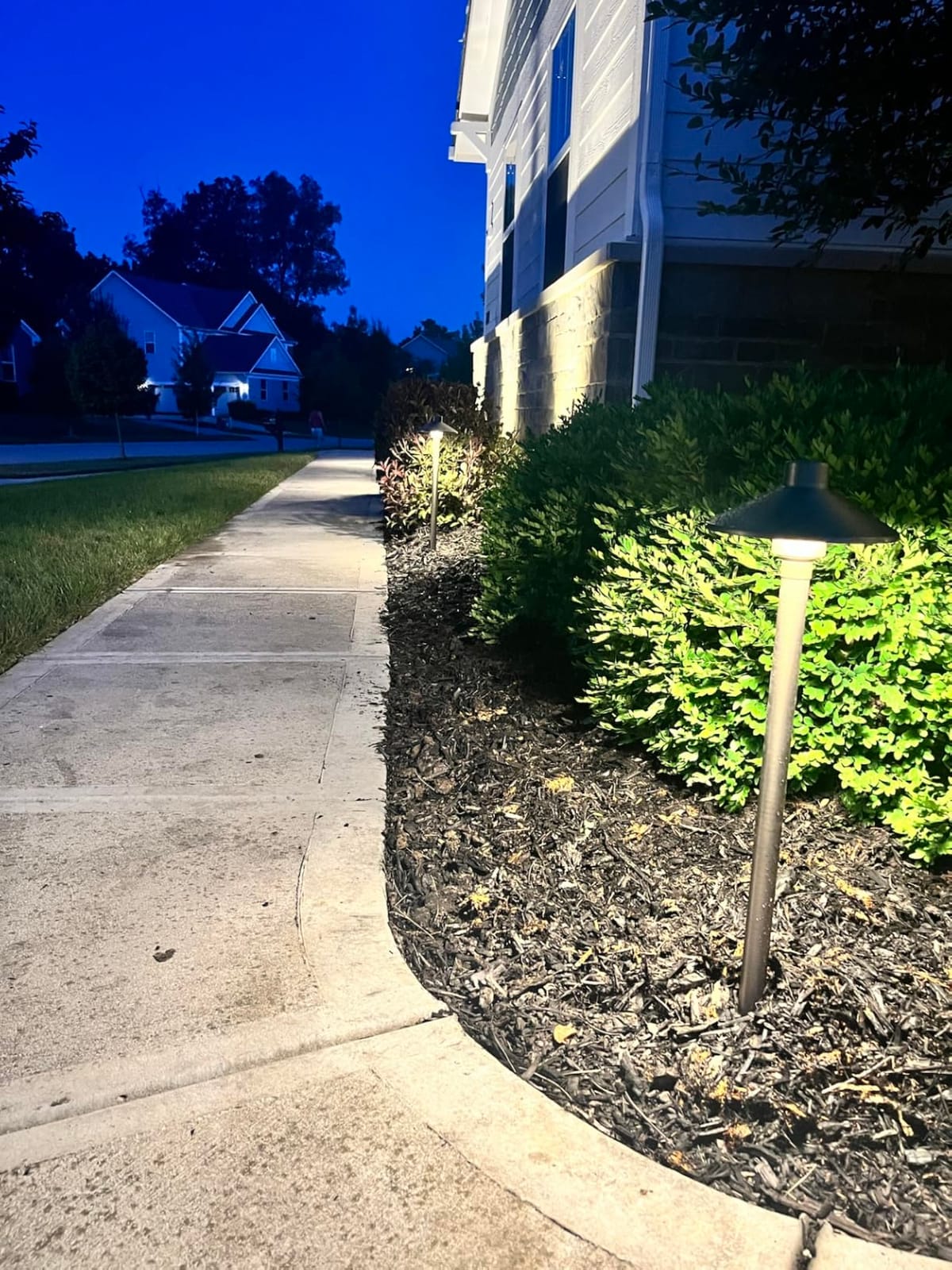 Solid Brass Low Voltage Landscape Pathway Lights (6.7'' Shade, 21.9'' Tall), 12V AC/DC Heavy Duty LED Path Lights Outdoor Wired, Antique Bronze Walkway Lights Without G4 Bulb, 6 Pack customer photo 1