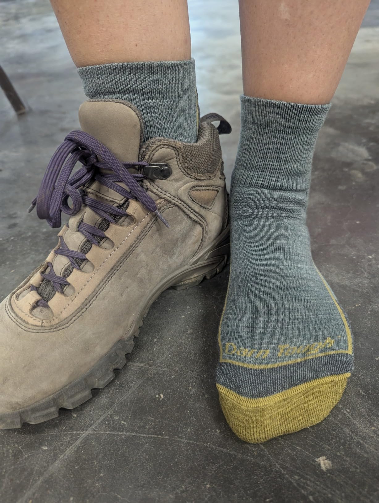 Darn Tough Vermont Women's Hiker Quarter Midweight Cushion Socks (1958) customer photo 2
