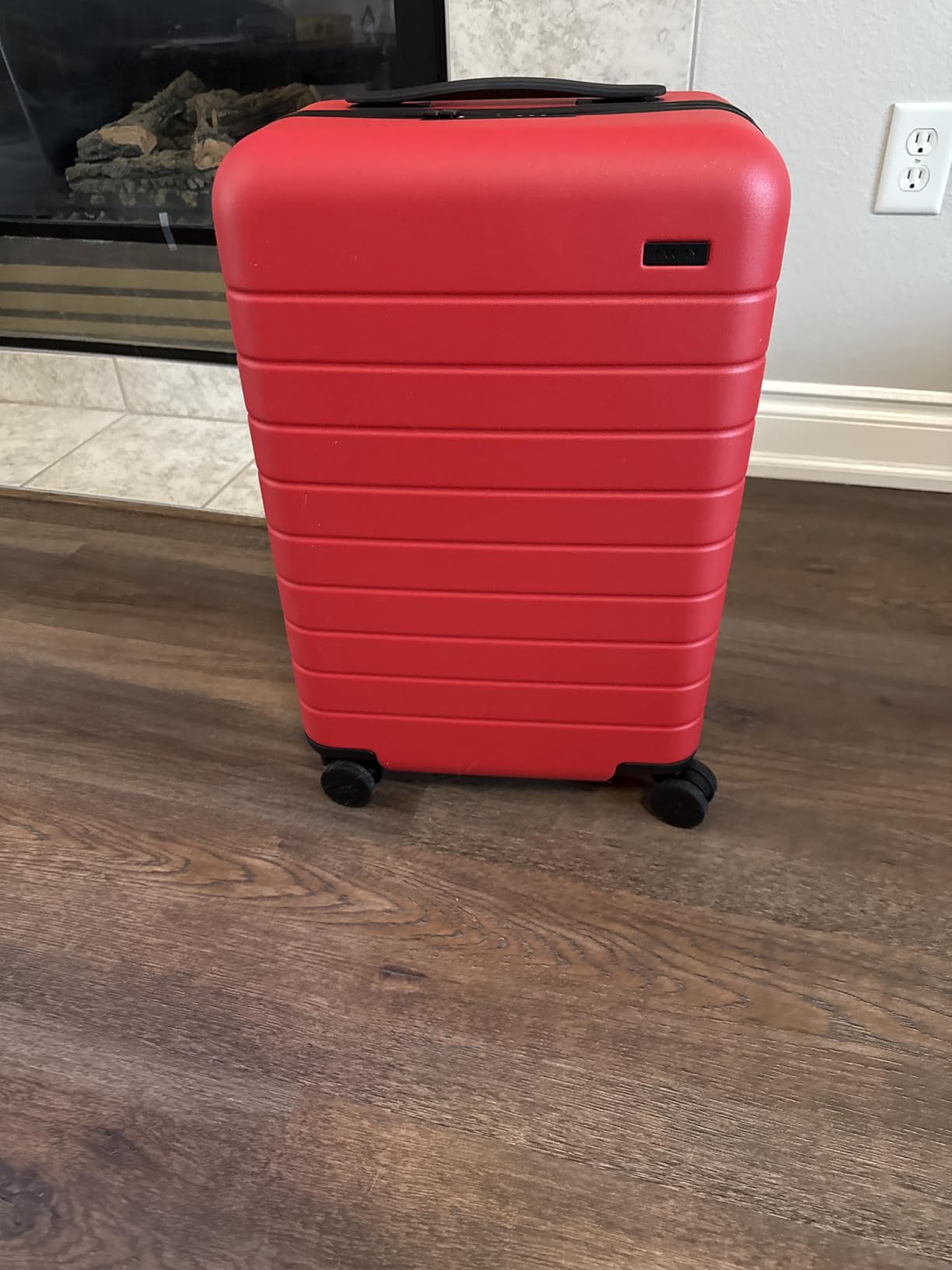Away Carry-On Luggage - 22-Inch Lightweight Hardside Suitcase with 360° Spinner Wheels, Interior Compression System, TSA-Approved Lock - Sea Green customer photo 2