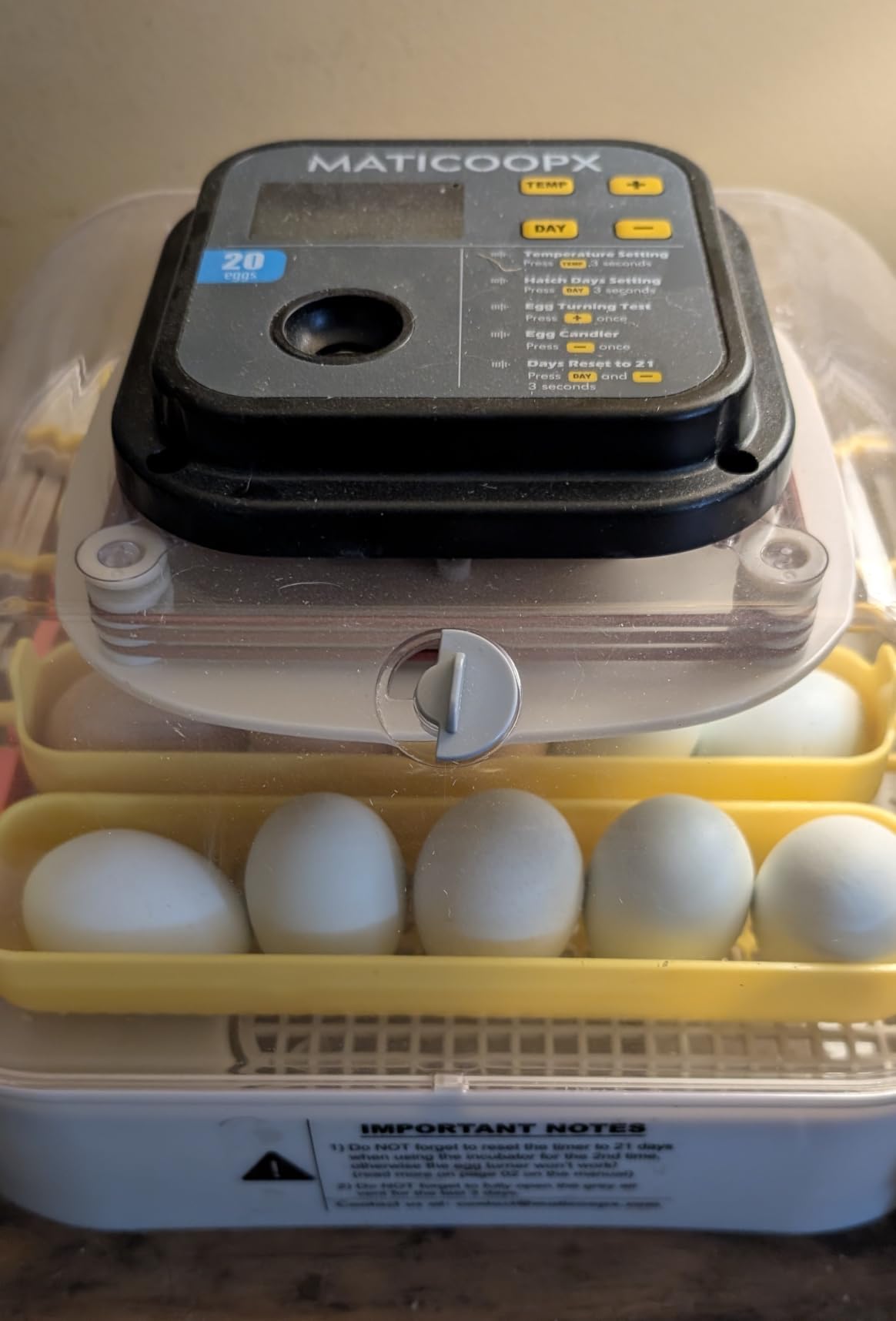 MATICOOPX 20 Egg Incubator with Humidity Display, Egg Candler, Automatic Egg Turner, for Hatching Chickens customer photo 2