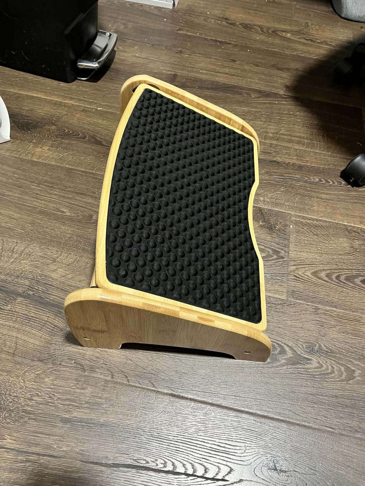 HUANUO Bamboo Under Desk Footrest, Ergonomic Foot Rest with 4 Height Options & Adjustable Angles, Pebble Massage Surface, Non-Slip Foot Rest for Under Desk at Work for Improved Posture, Home & Office customer photo 2