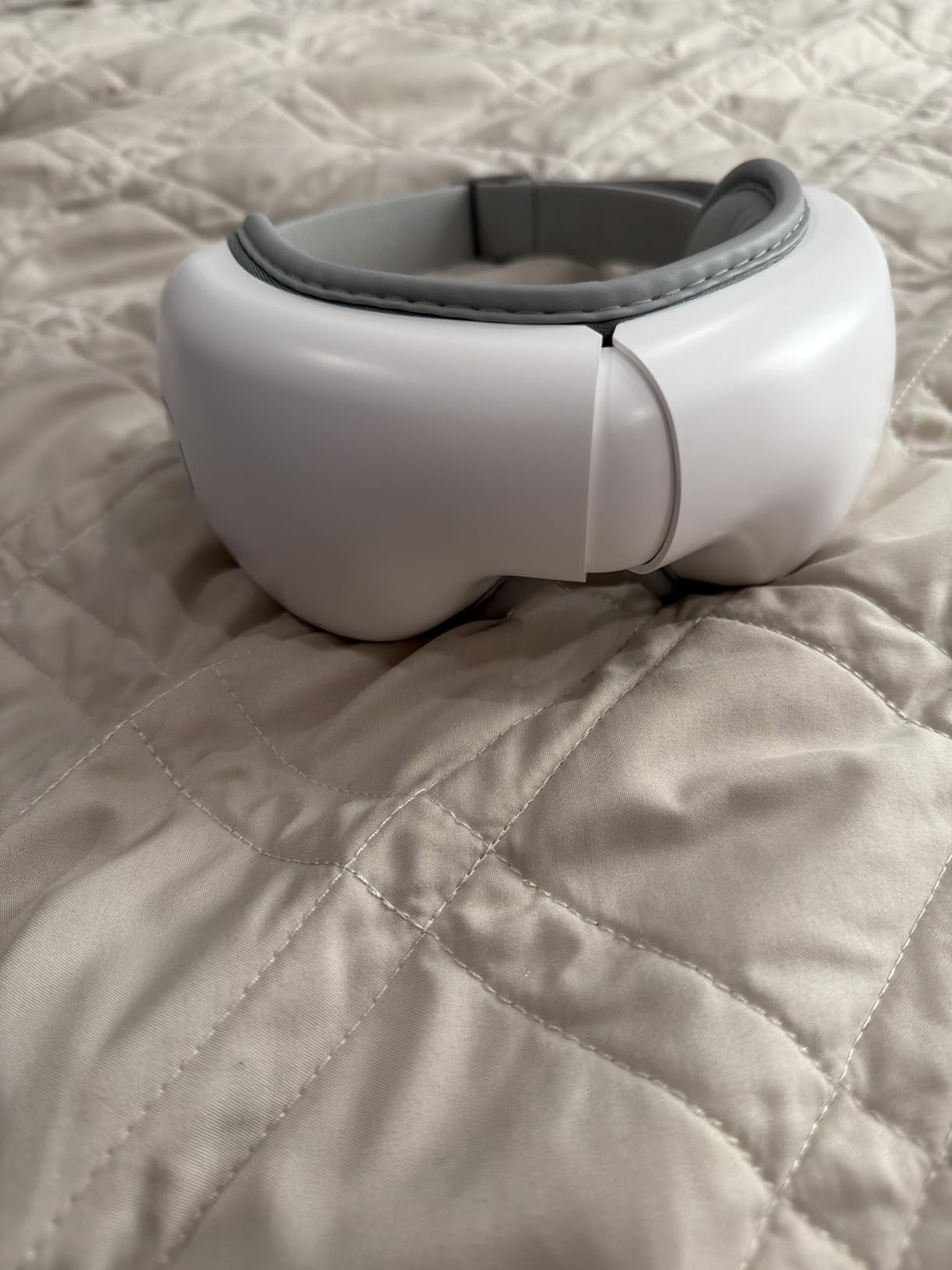 LAOBEN Eye Massager with Heat-5 Massage Modes for Dry Eye & Improve Sleep | Eye-Friendly Materials, Portable 180° Folding & Light-Blocking Design, Reduce Strain for Office, Travel, Gift for Women Men customer photo 2