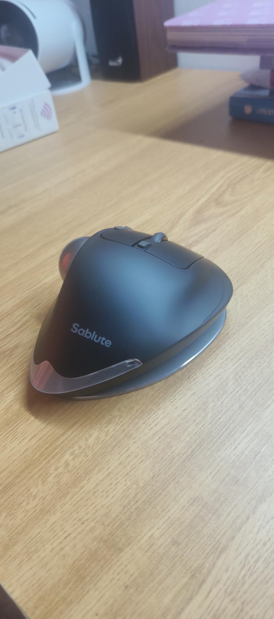 SABLUTE MAM1 Pro Ergonomic Wireless Trackball Mouse, Rechargeable Adjustable 0°/18° Angle, Thumb Control, Quiet Click, 3 Multi-Device Bluetooth & USB Receiver customer photo 1