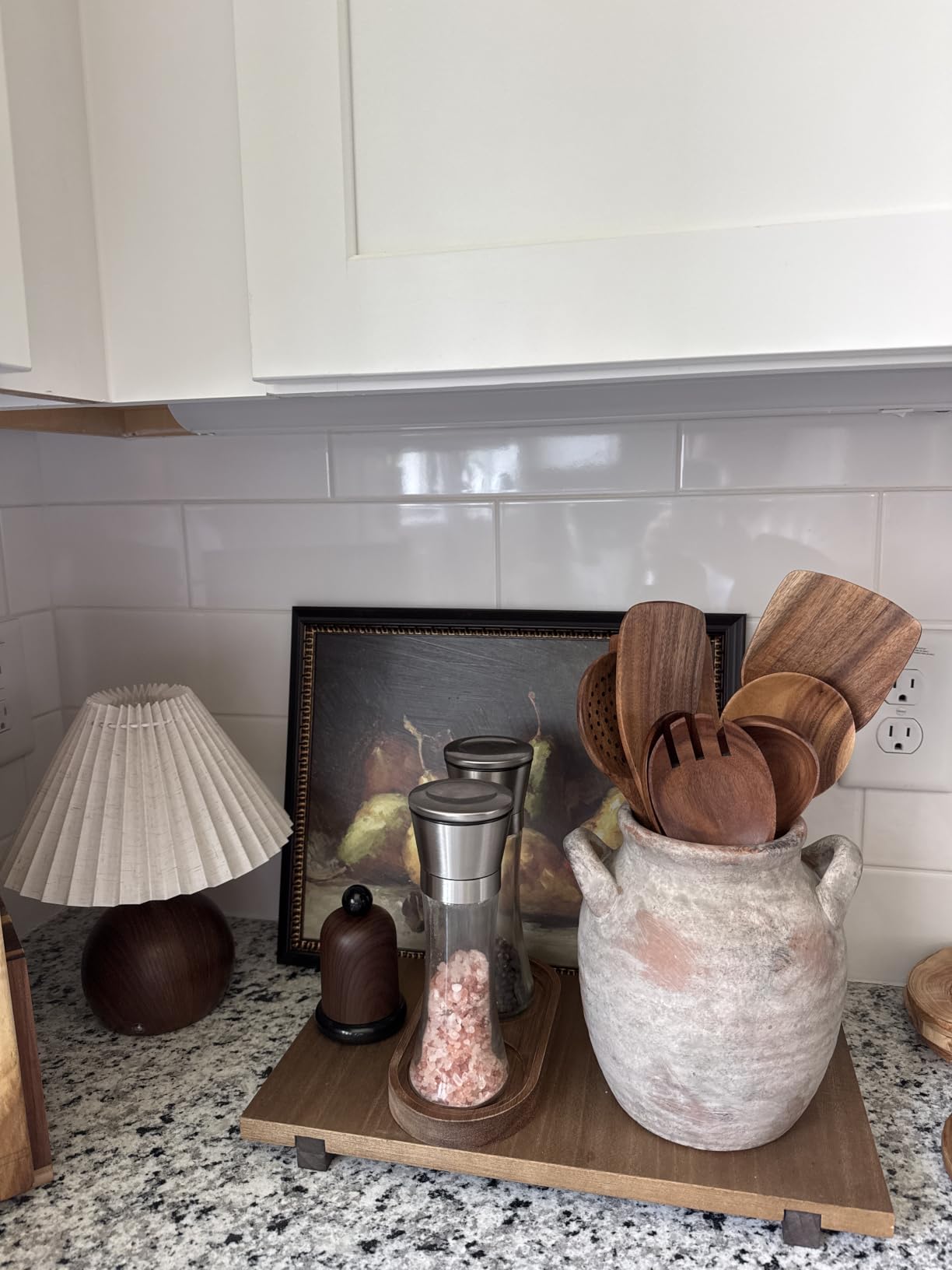 Vanselia Ceramic Flower Vase Home Decor - Farmhouse Table Vases with Handle Living Room Decoration Vintage Decorative Aesthetic for Shelf Coffee Dining Desk House Bookshelf Fireplace (7.1