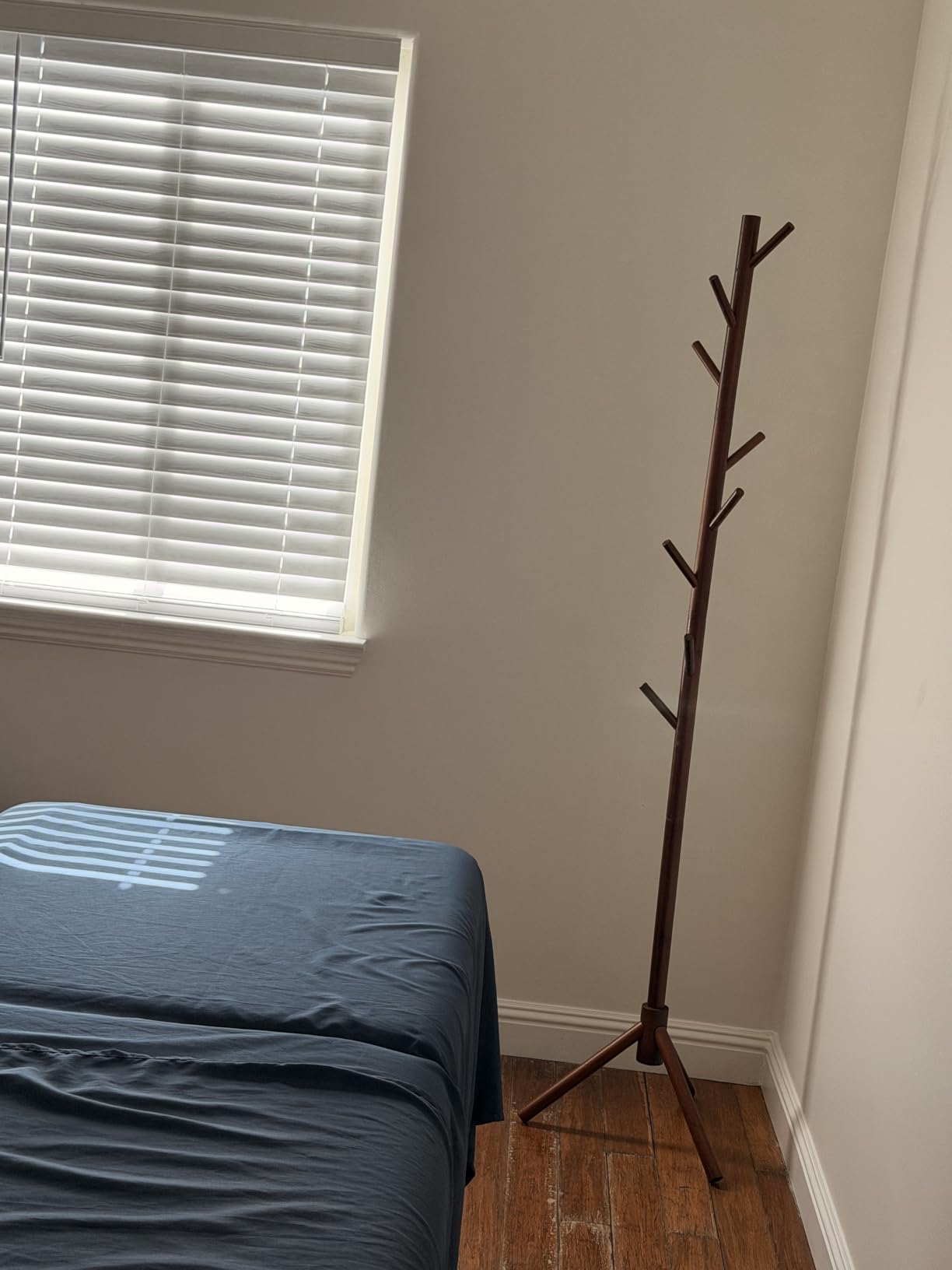 Wooden Coat Rack Freestanding with 8 Hooks & 3 Adjustable Sizes for Clothes, Space-Saving Design for Bedroom Office Entrance customer photo 2