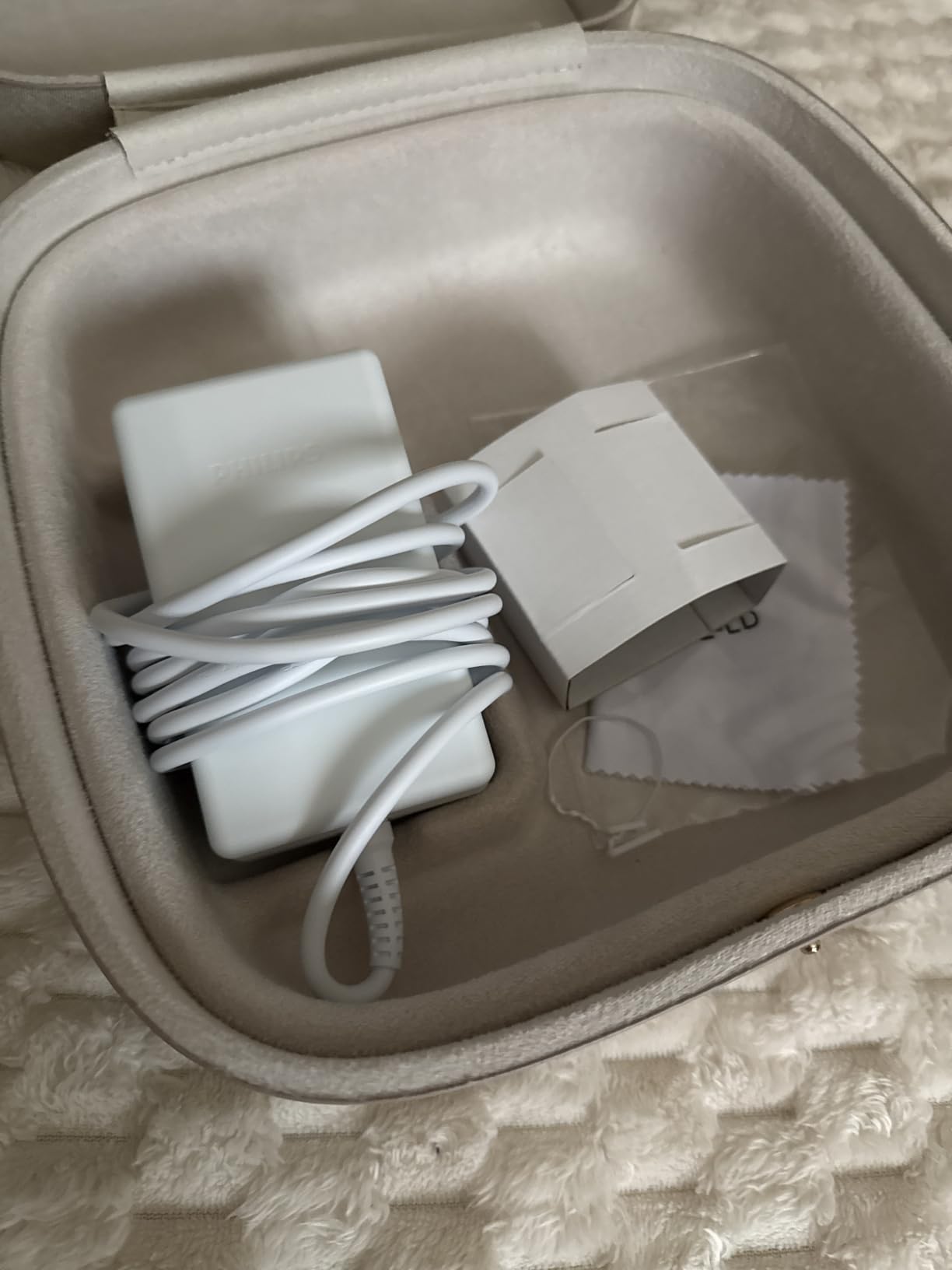 Philips Lumea IPL, Salon-Like Laser Hair Removal for Women, Permanent Hair Reduction Device At Home for Face & Body, Safe & Painless, 5 Settings & Skin Sensors, BRI984/03 customer photo 2
