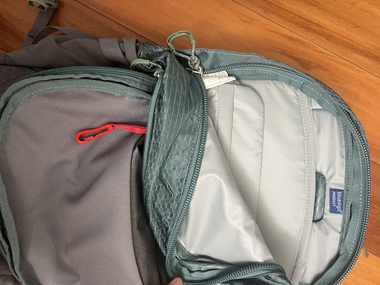 Osprey Quasar Commuter Backpack, Gray OS | everyday bag, campus pack, laptop carry, laptop sleeve, work school travel, bottle pockets, everyday carry, Gray color customer photo 1