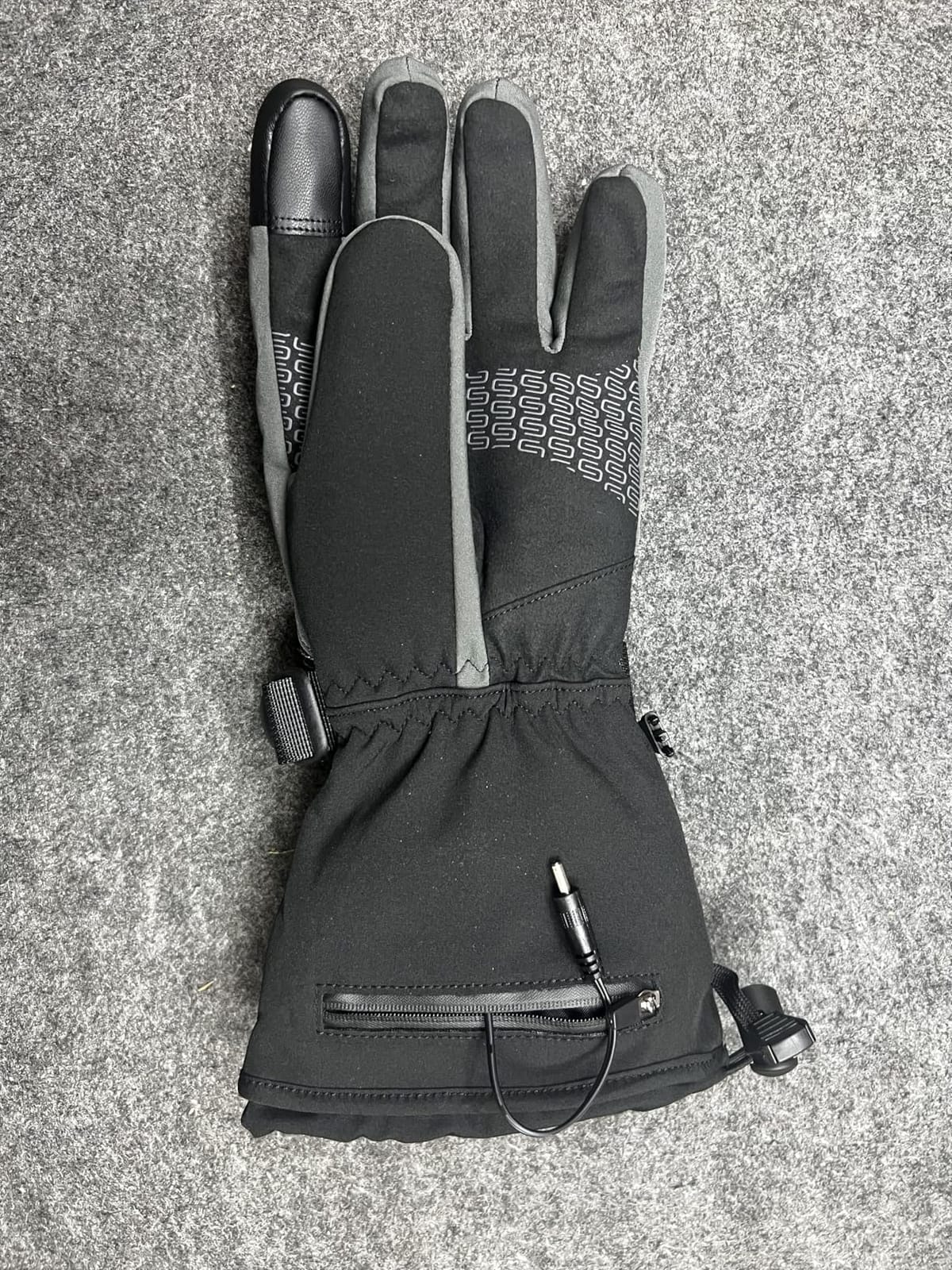 immtree Heated Gloves for Men Women, Rechargeable Electric Gloves with Battery (3000mAh x 2) 15s FlashHeat Technology, Waterproof Touchscreen customer photo 2