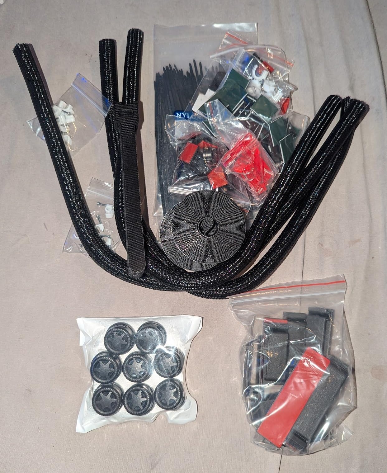 ELII 328Pcs Cable Management Kit, 8 Magnetic Cable Holder 69 Cable Clips | 4 Cable Sleeve Split,22Reusable Cable Strap,200 Nylon Cable Zip Ties,25 Mounts TV Office,Nontoxic,Extra Strong Durable customer photo 1