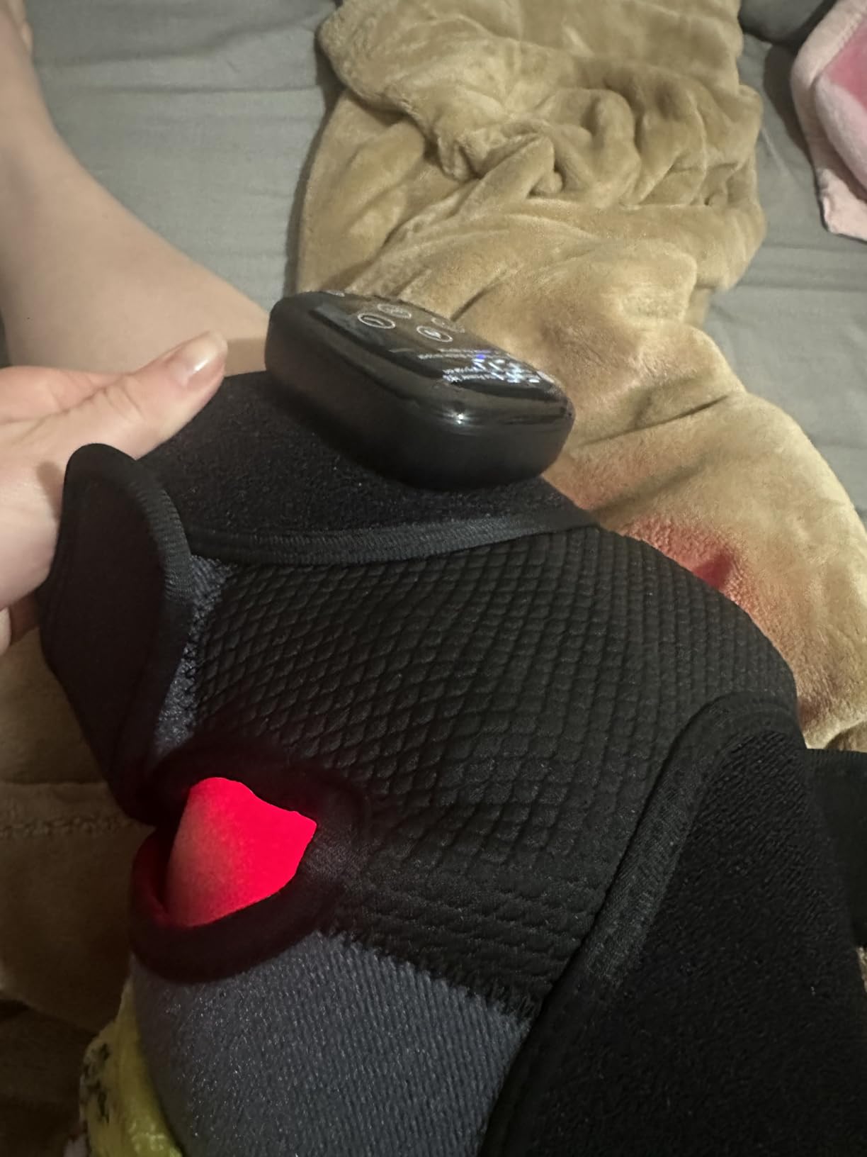 LTW Knee Massager with Heat and Red Light, Cordless Heated Knee Brace with 3 Heat/3 Vibration/5 Light Levels, 72 Red Lights with 660nm & 850nm, 5000mAh Massager for Knee Elbow Shoulder customer photo 1