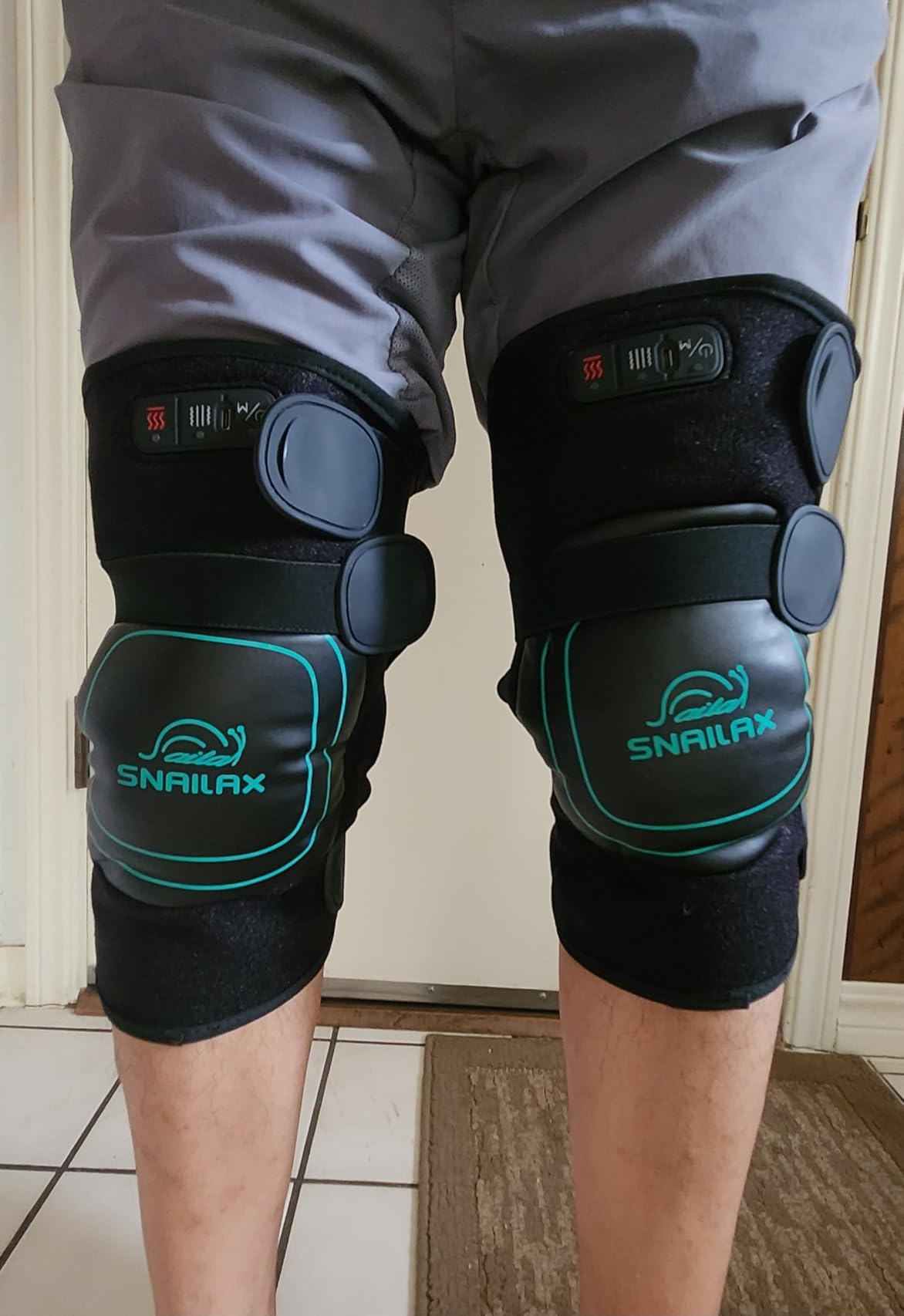 Snailax Knee Massager with Heat, Red Light & Vibration Knee Heating Pad, Heated Knee Wrap, Gift for Mom Dad Men Women customer photo 2