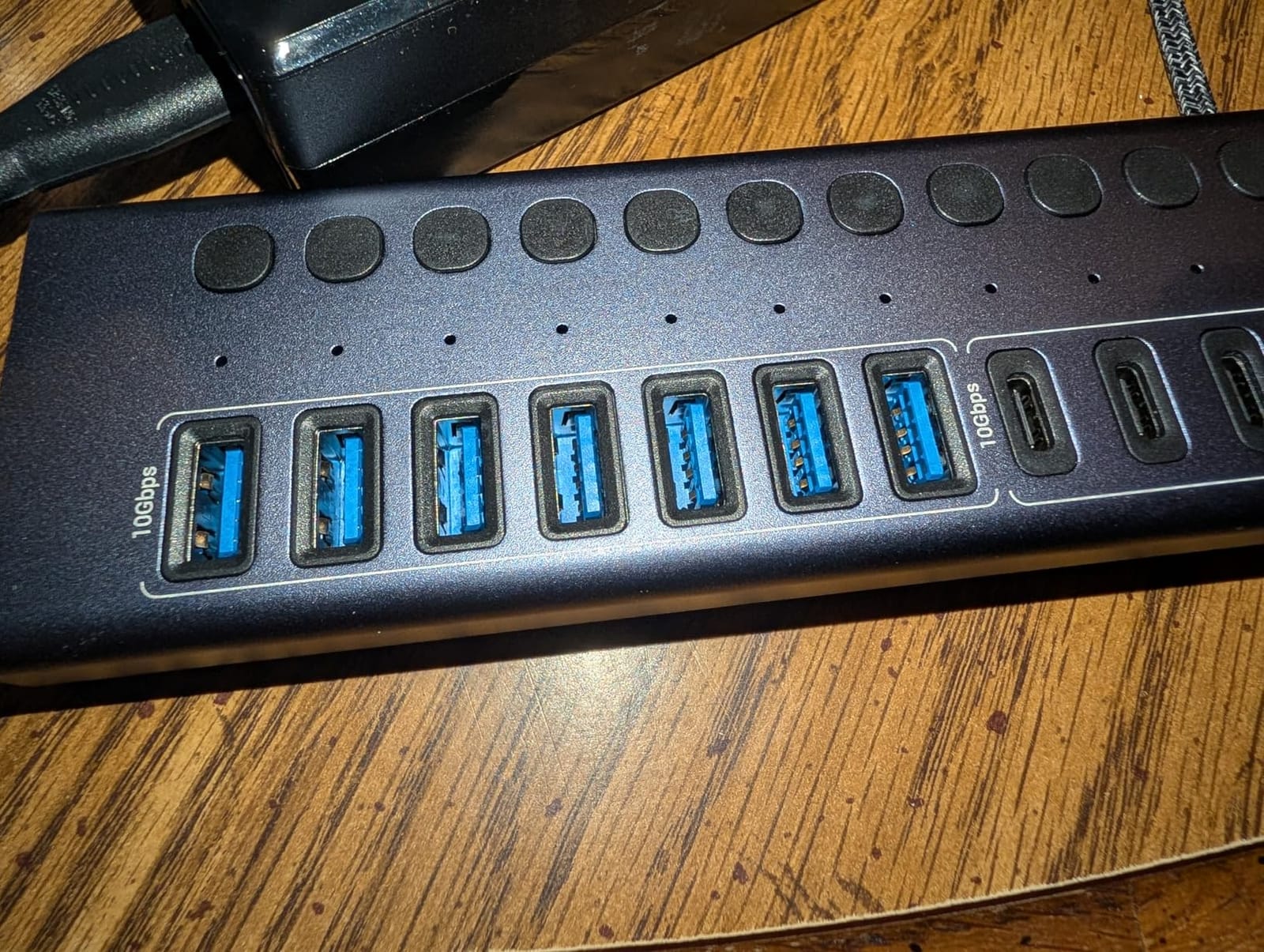 ACASIS 16 Ports Powered USB 3.2 Hub (8 USB-A 3.2 +8 USB-C 3.2), 10Gbps | Individual On/Off Switch for Each Port, Aluminum Housing, 96W Power Adapter customer photo 2