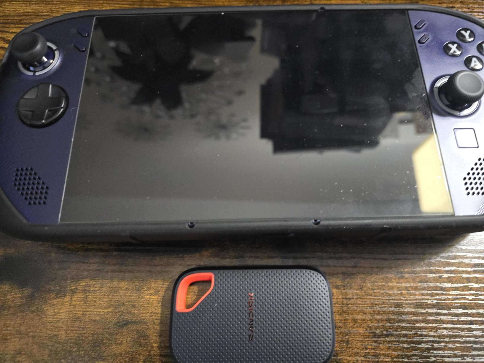 SanDisk 1TB Extreme Portable SSD (New Model) - up to 2000MB/s Transfer speeds, USB Type-C, Reliable Durability - Black - SDSSDE70-1T00-G25 customer photo 1