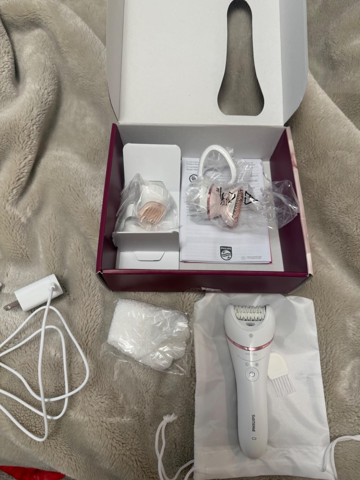 Philips Epilator Series 9000 - Cordless Wet and Dry Electric Epilator, Hair Removal for Legs, Body and Bikini, with ProGuide, 8 Accessories, 60 min. Runtime, Model BRE717/00 customer photo 1