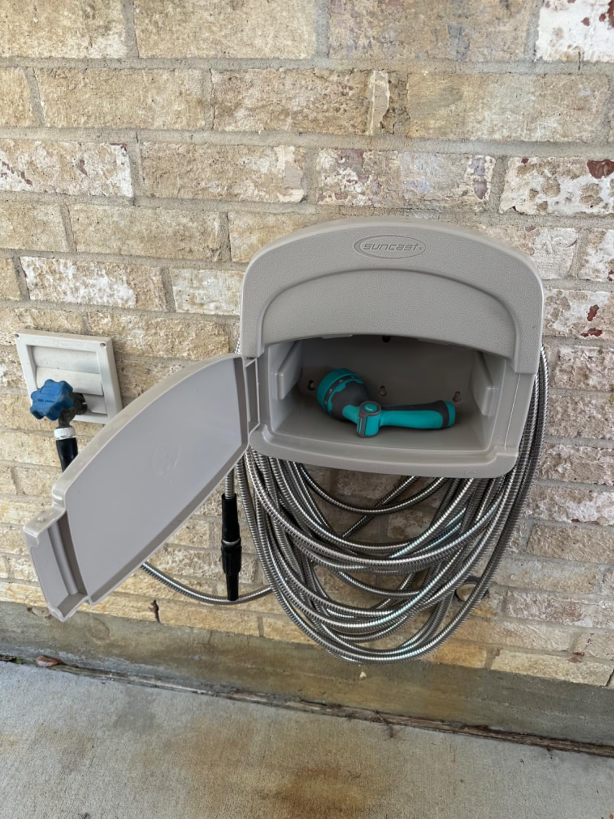 Suncast CPLDHH15000 Deluxe Garden Hangout with 150-Foot Capacity And Enclosed Storage Compartment, DHH150 Hose Hanger, No Size, Light Taupe customer photo 1