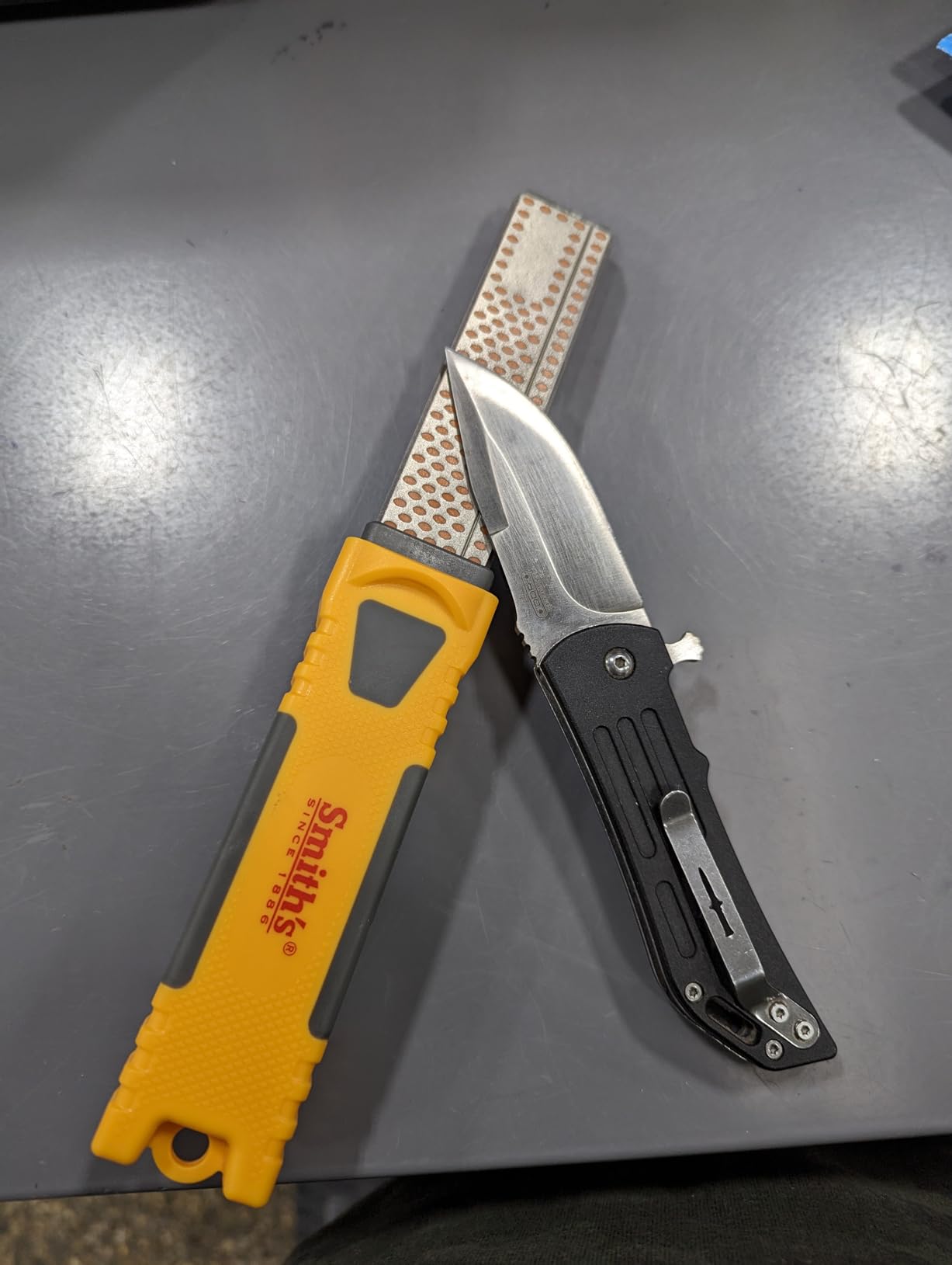 Smith's DCS4 4” Diamond Combination Sharpener - Double Sided Stone - Outdoor Field Knife Sharpener - Fish Hook & Pointed Tools Micro Sharpener - Lightweight, Compact, Handheld customer photo 2