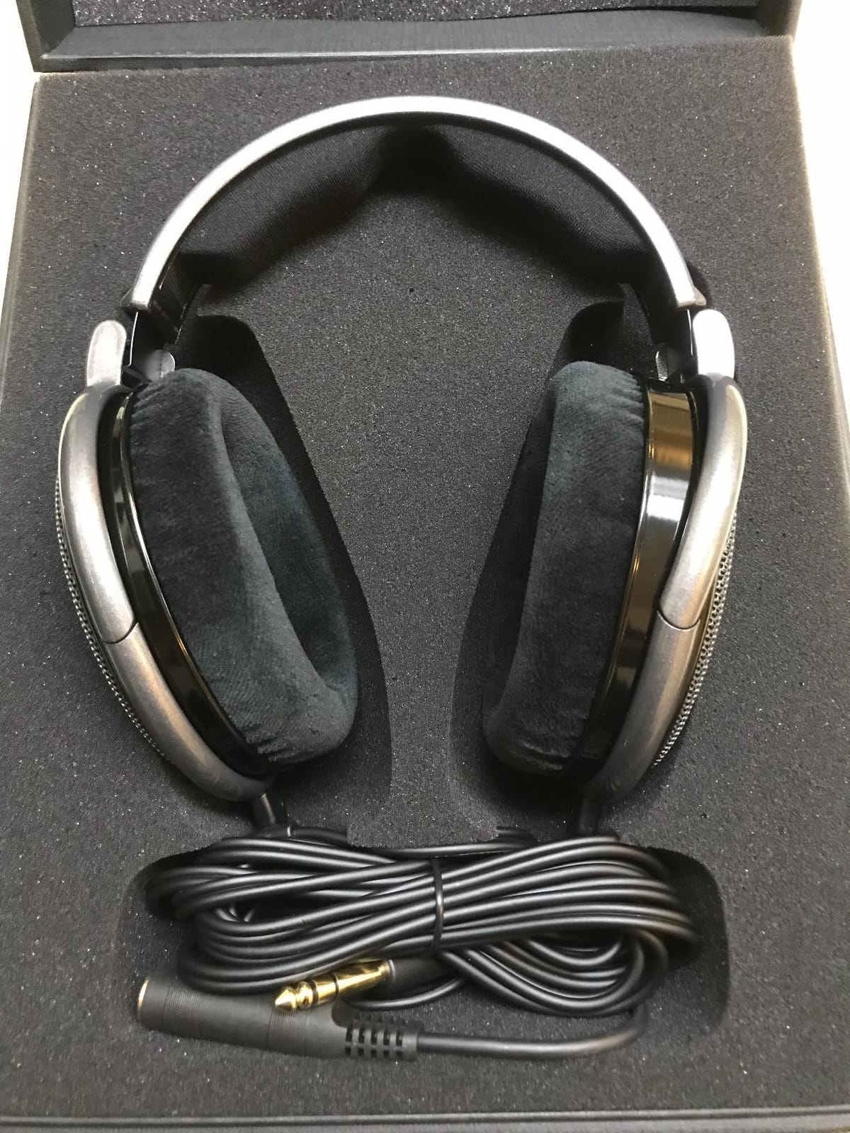 Sennheiser HD 650 - Audiophile Hi-Res Open Back Dynamic Headphone customer photo 1