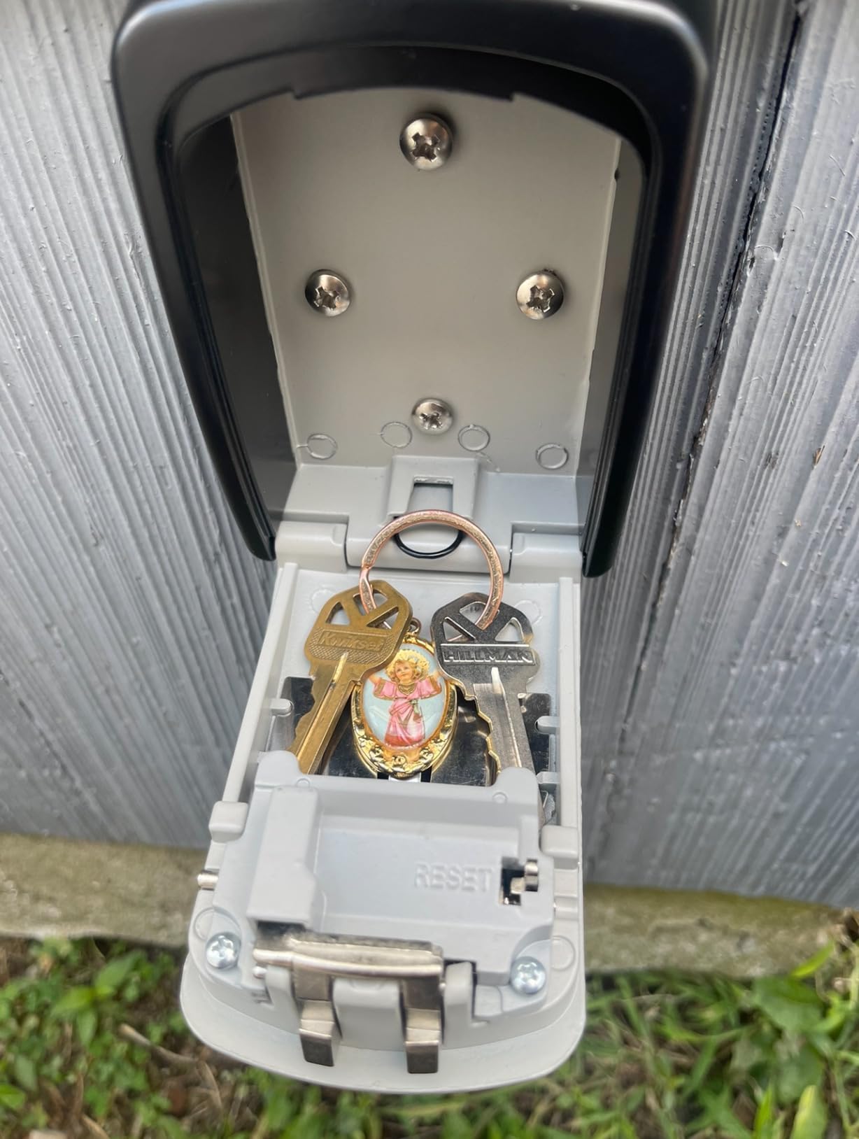 Master Lock 5-Key Combination Safe Black/Silver 5401D customer photo 1