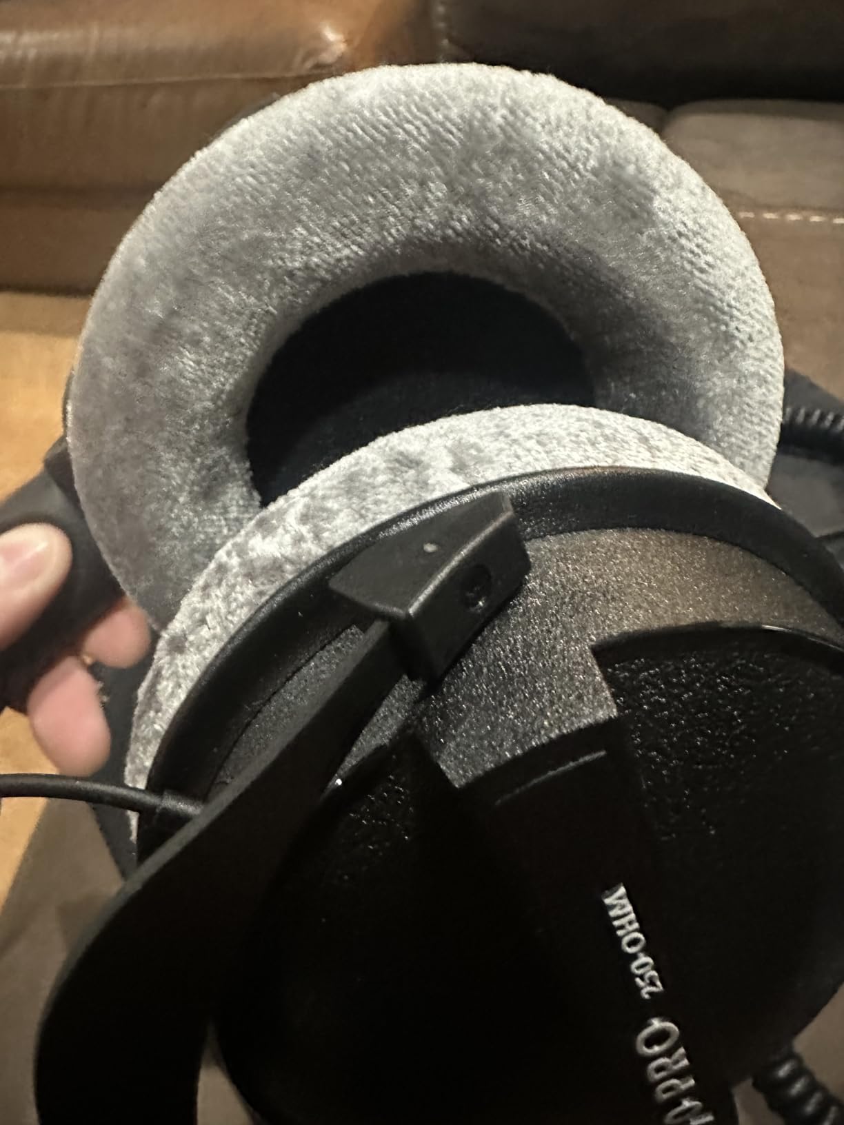 beyerdynamic DT 770 Pro (250 Ohm), Closed-Back Studio Headphones, Black customer photo 2