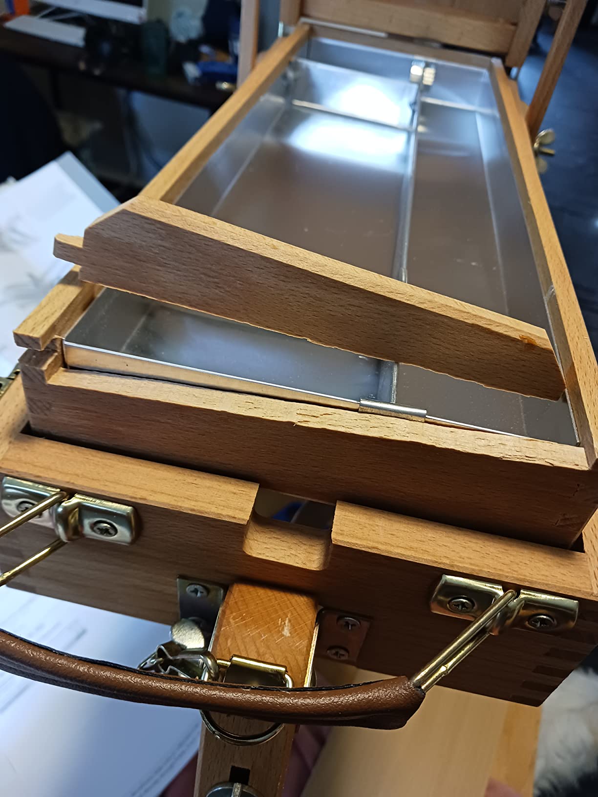Mabef M22 French Sketch Box Easel, Portable Oiled Beech Wood Field & Studio Easel with Adjustable Canvas Angle, Built-in Storage Drawer, Palette & Leather Handle customer photo 2