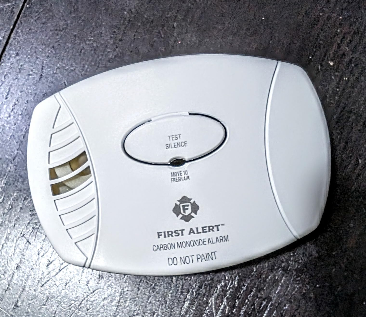 FIRST ALERT CO605 Plug-in Carbon Monoxide Detector with Battery Backup, White customer photo 1