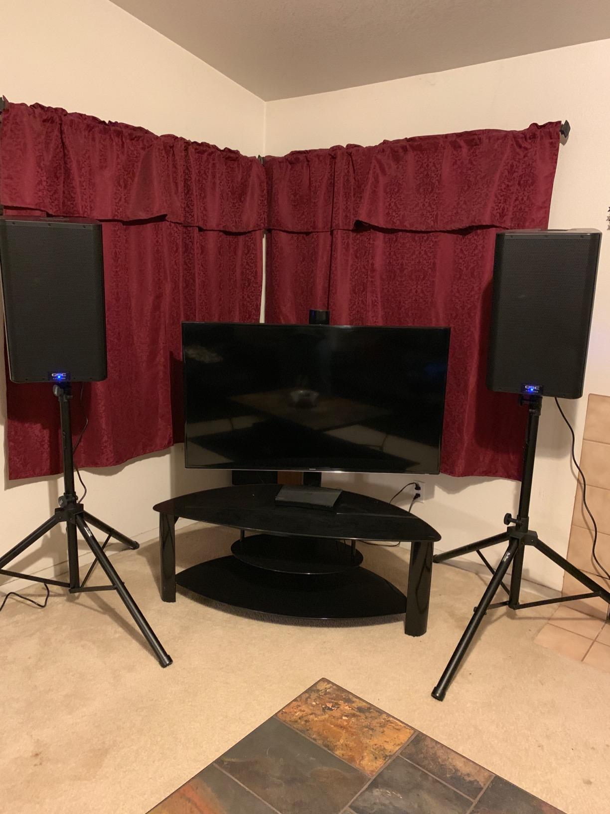 On-Stage SSP7950 All-Aluminum Speaker Stand Pack (Pair of Folding, Portable Stands, Tripod Base, Carry Bag, Height Adjustable, Nonslip Rubber Feet, 1 3/8″ and 1 1/2″ PA Mounting Poles, Black) customer photo 1