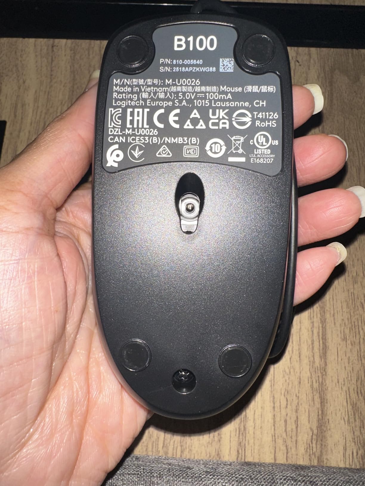 Logitech B100 Ambidextrous Wired Mouse - Black customer photo 2