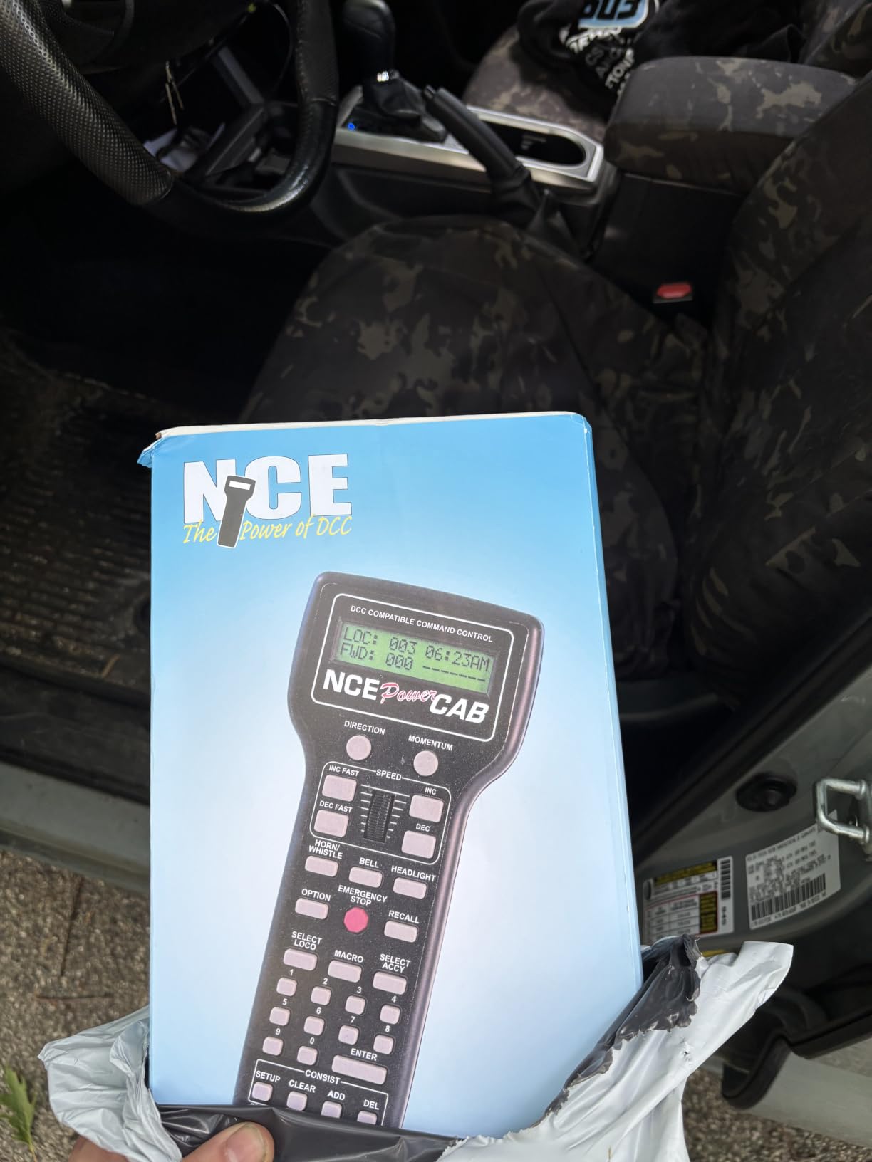 NCE Power Cab DCC Starter Set NCE5240025 customer photo 1