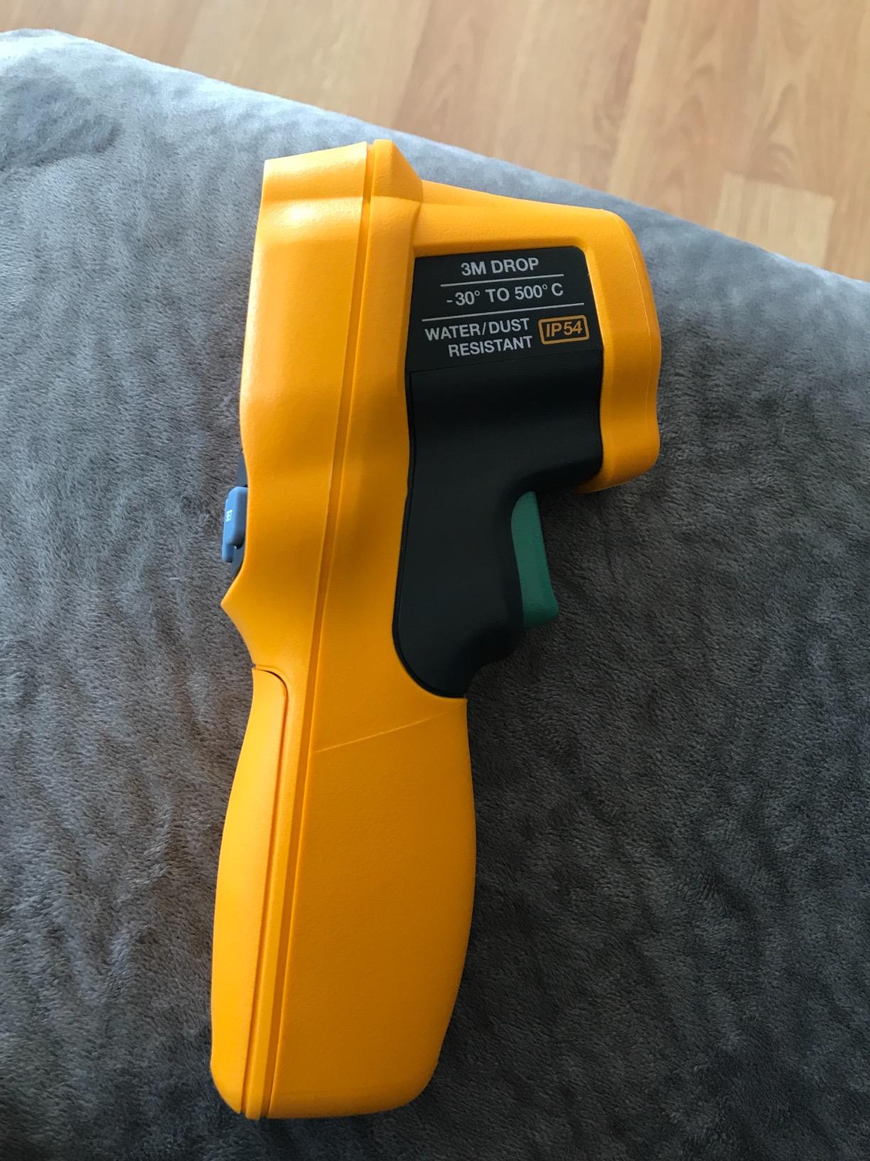 Fluke 62 Max Industrial Infrared Thermometer, -22 to +932 Degree F Range, Single Laser Targeting, 10:1 Distance to Spot Ratio, IP54 Rating, Includes 3 Year Warranty, (Not for Human Temp) customer photo 1