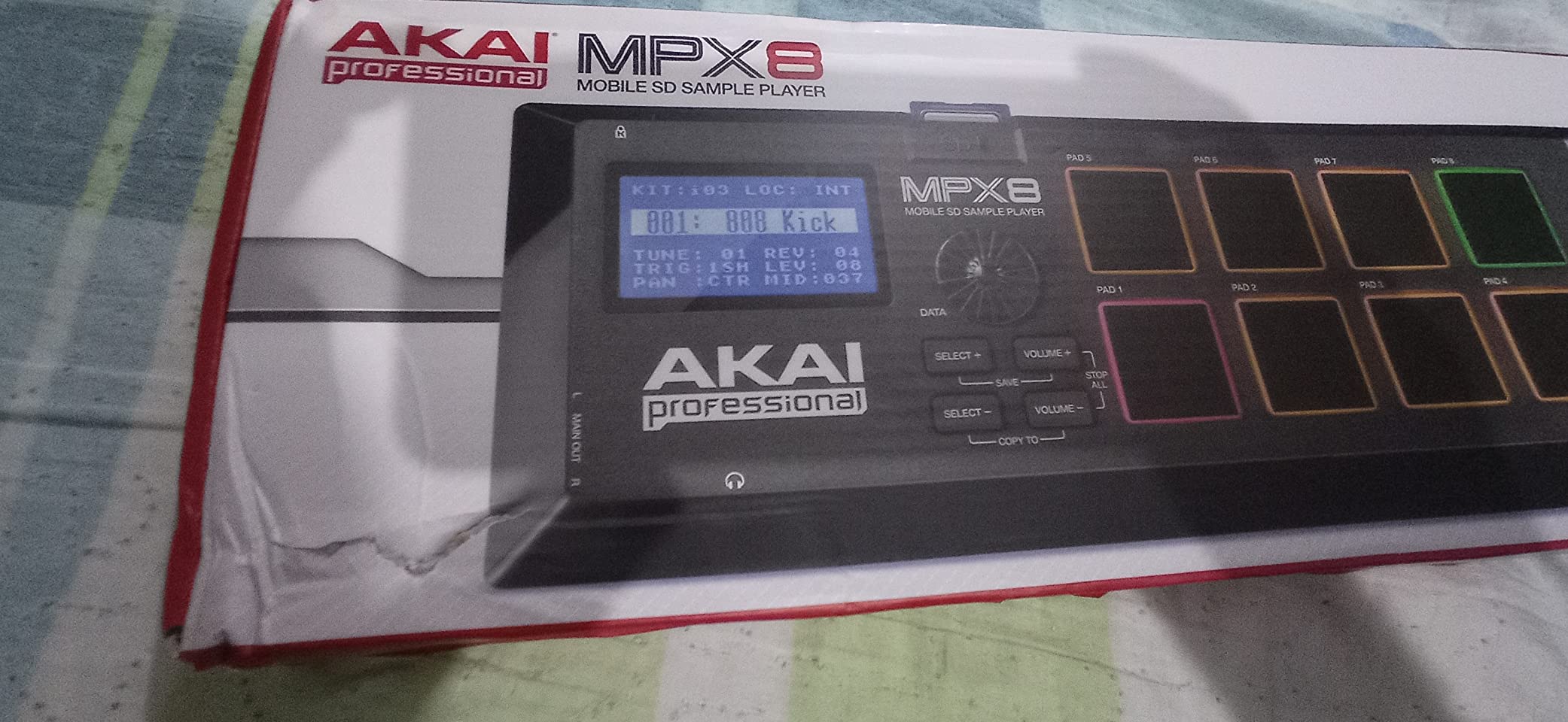 Akai Professional MPX8 USB MIDI Sample Pad Controller customer photo 2