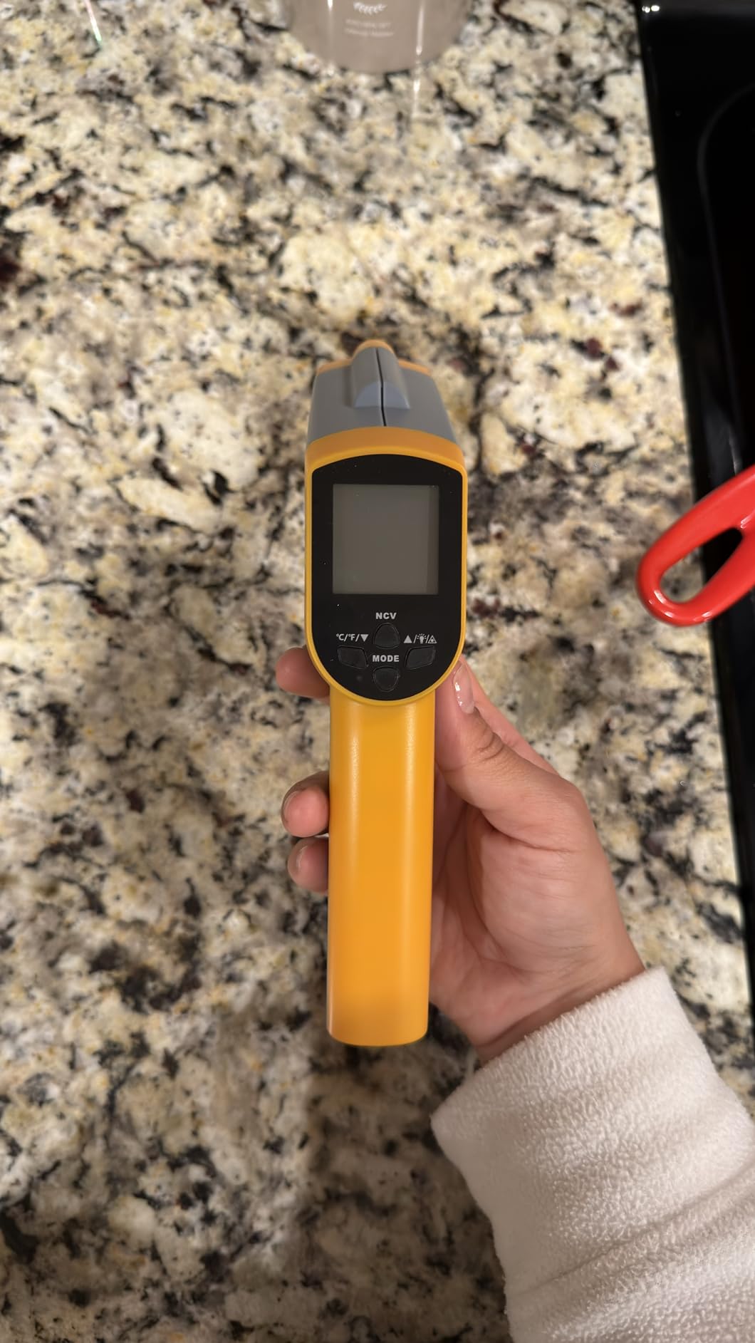 Etekcity Infrared Thermometer Laser Temperature Gun, -58F to 1382F, D:S 16:1 | Long-Range Measurement, Pizza Oven, Griddle, BBQ, Engine, Pool, Non-Contact, High-Temperature Applications customer photo 2