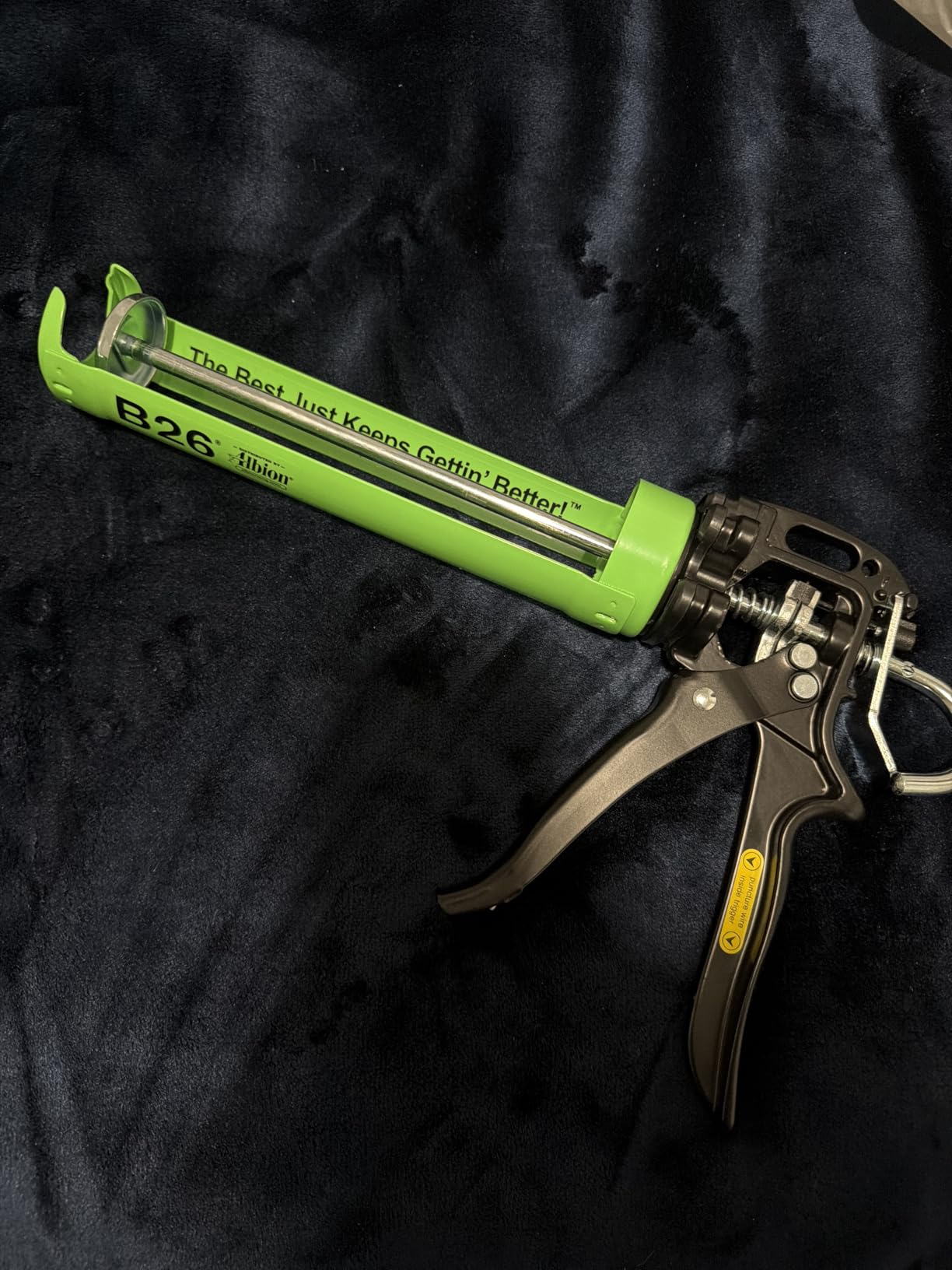 Albion Engineering Company B26 B-Line Manual Cartridge Caulking Gun, 1/10 Gallon (10 oz), 26:1 Drive customer photo 1