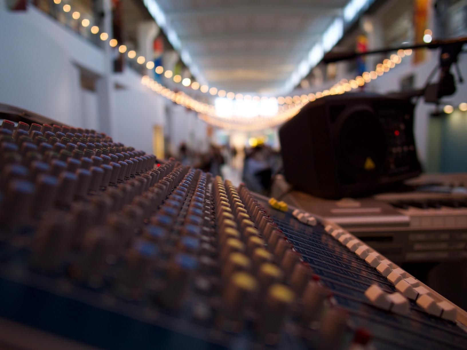 Behringer EUROLIVE B207MP3 Active 150 Watt 6.5